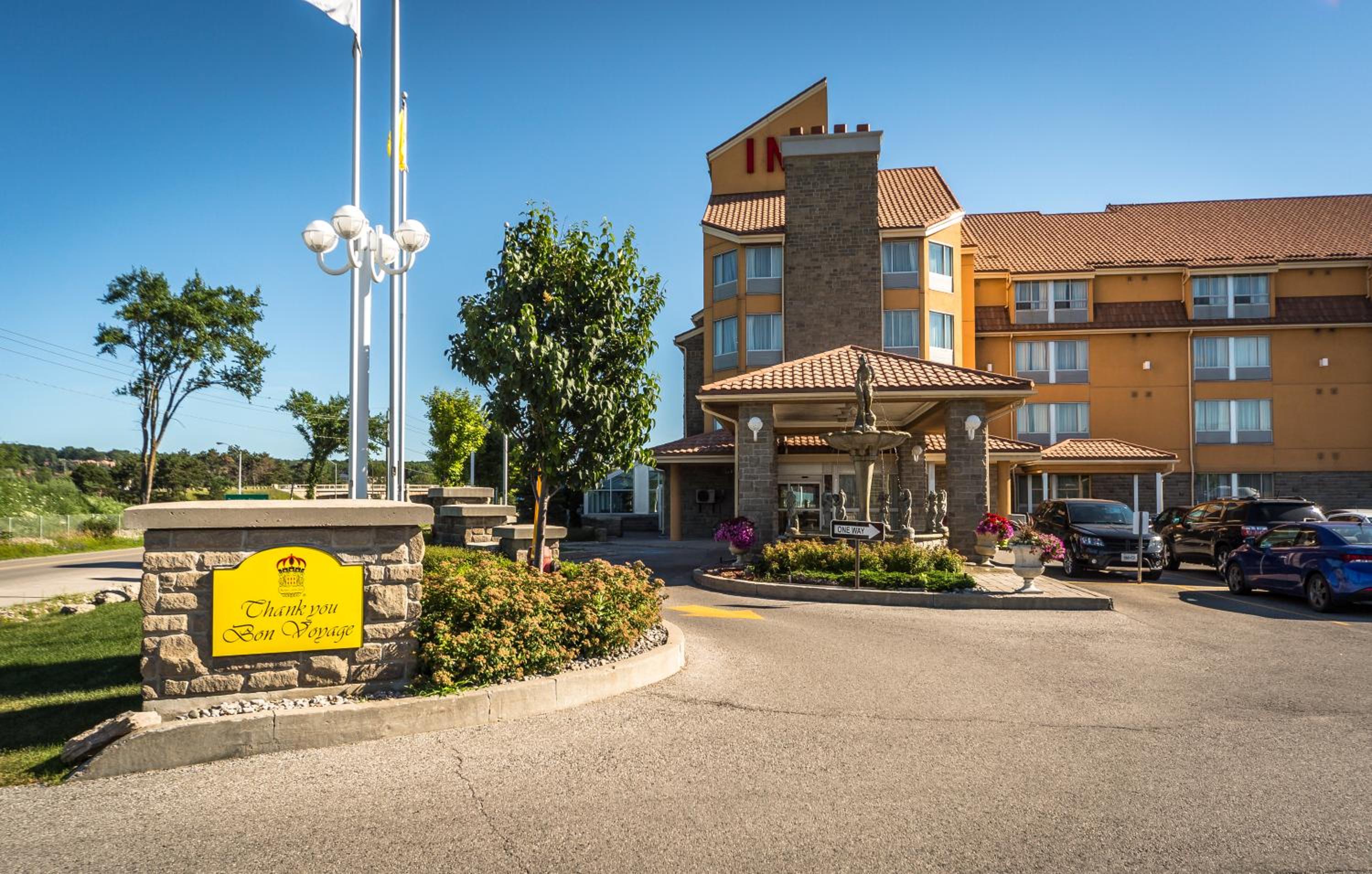 Barrie Vacations - Monte Carlo Inn Barrie - Newly Renovated - Property Image 1
