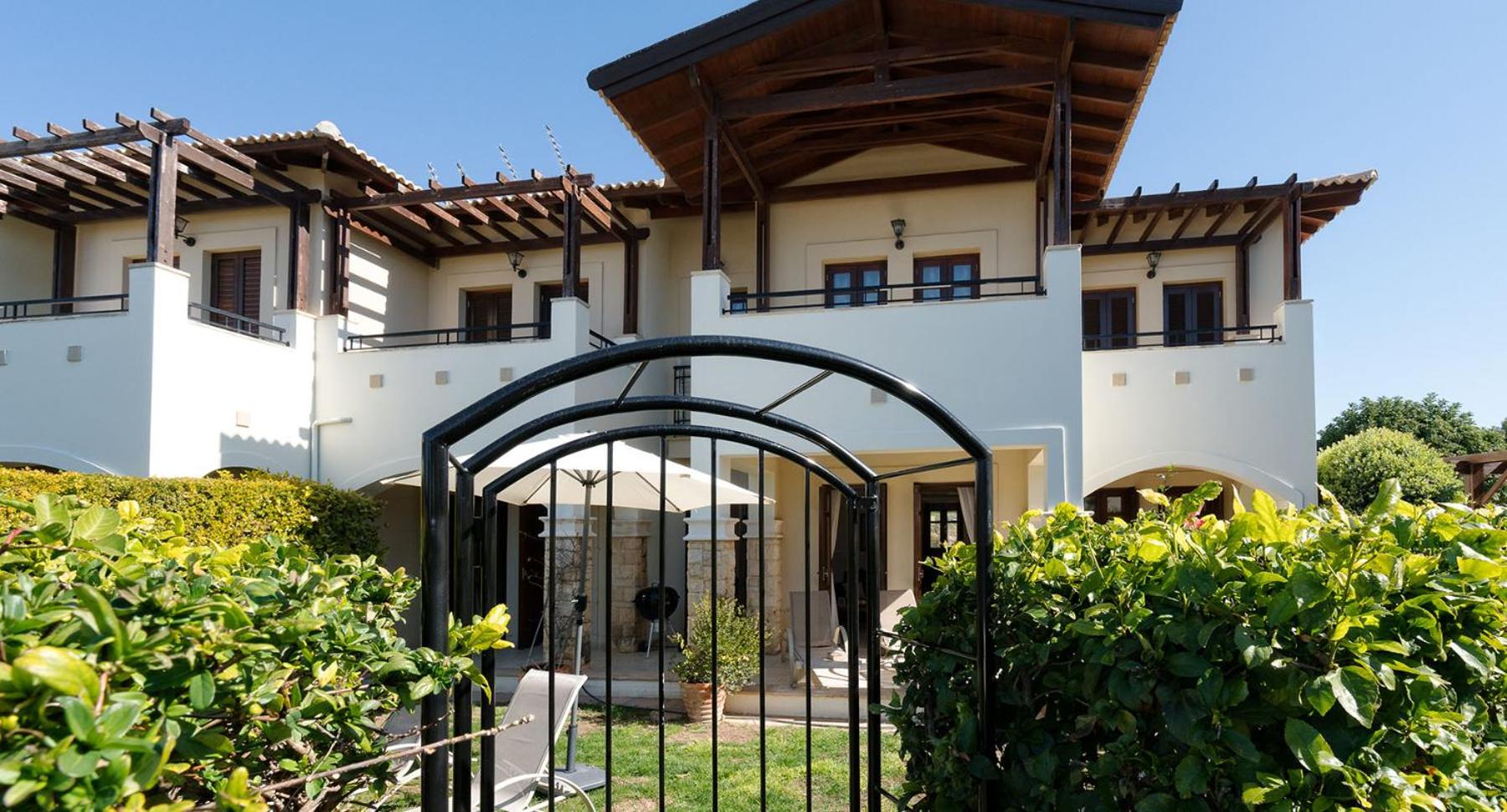 Hotel 2 bedroom Apartment Helena with private garden, Aphrodite Hills Resort - Image 1