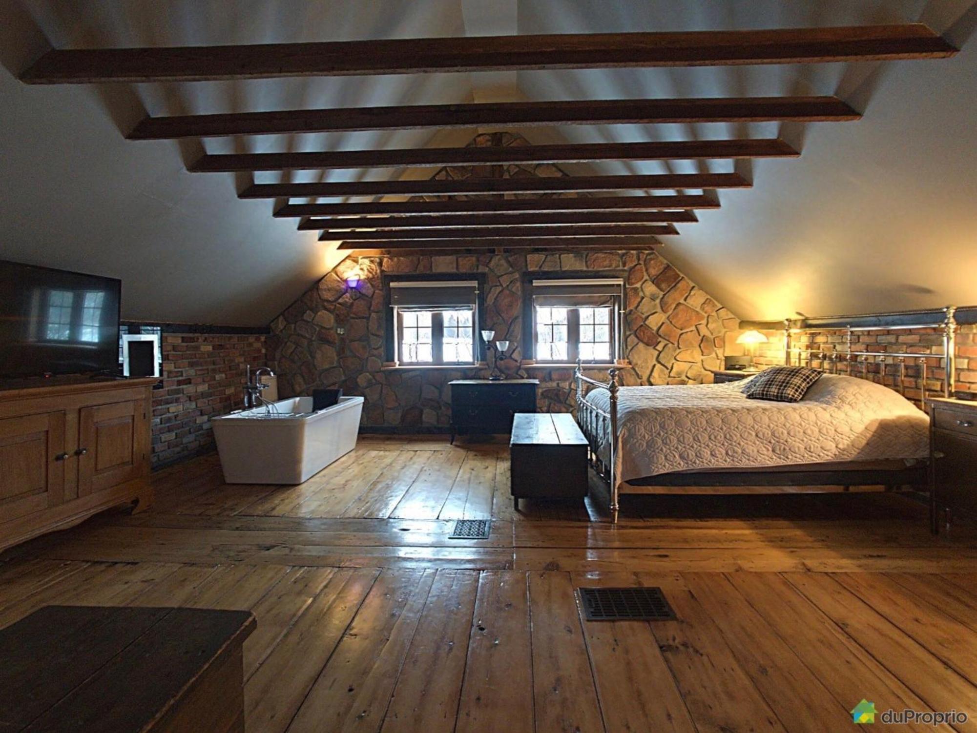 Maison du Mont-Mégantic spa à l'année
