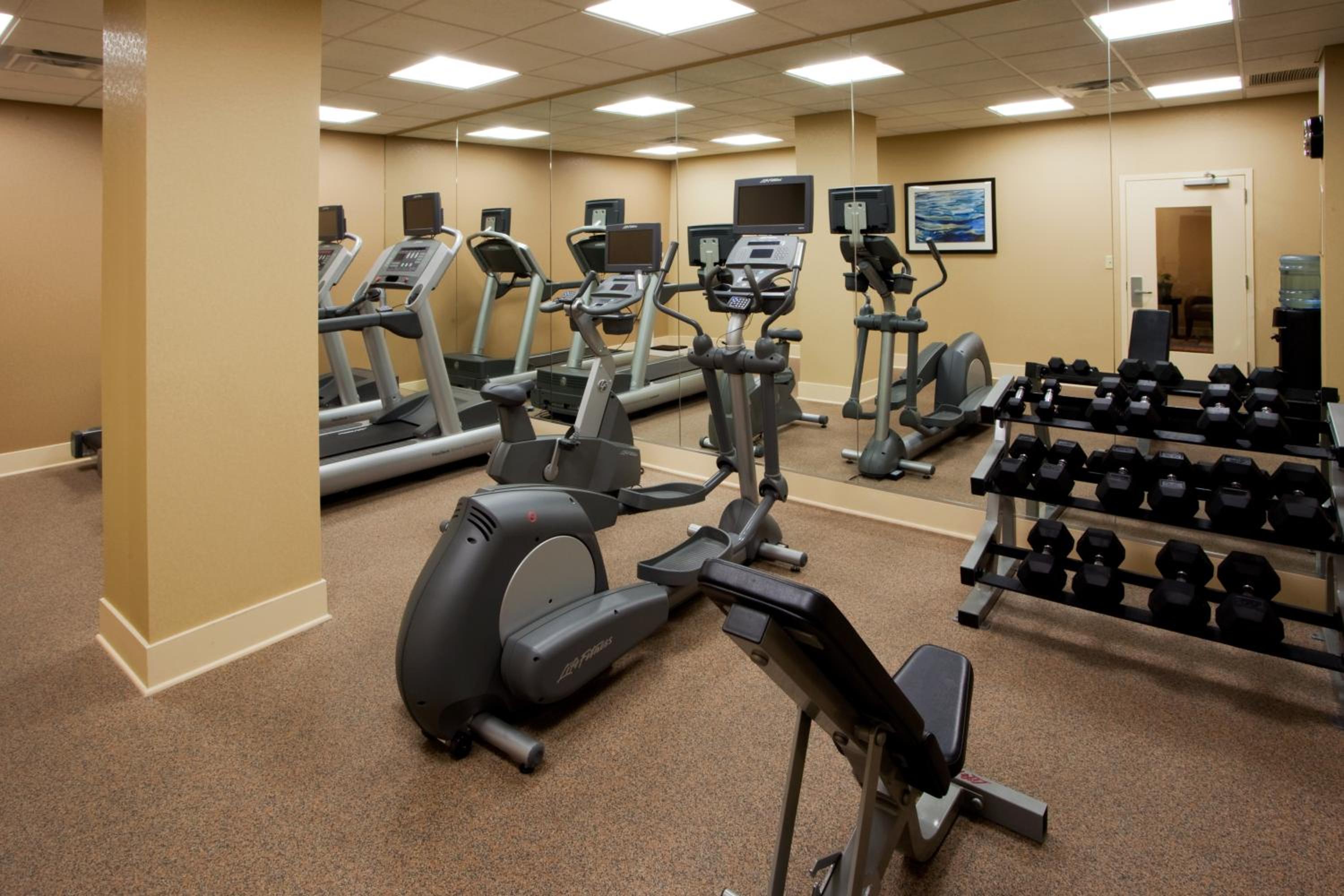 Springfield Vacations - Holiday Inn Express Washington DC SW - Springfield, an IHG Hotel - Property Image 11