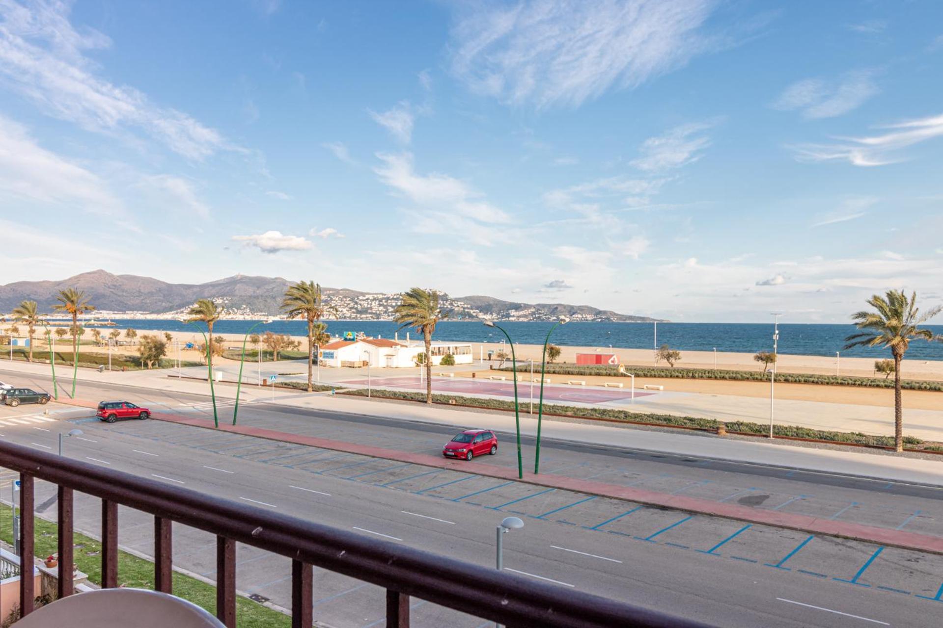 Empurialola -164-Apartamento en primera linea de mar en Empuriabrava photo 5