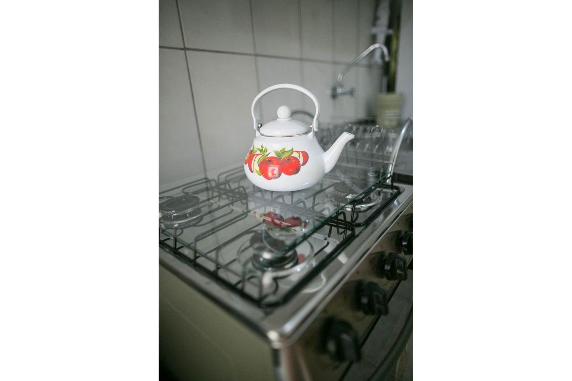 KIT 5 - Estúdio com churrasqueira piscina ar wifI vaga cozinha