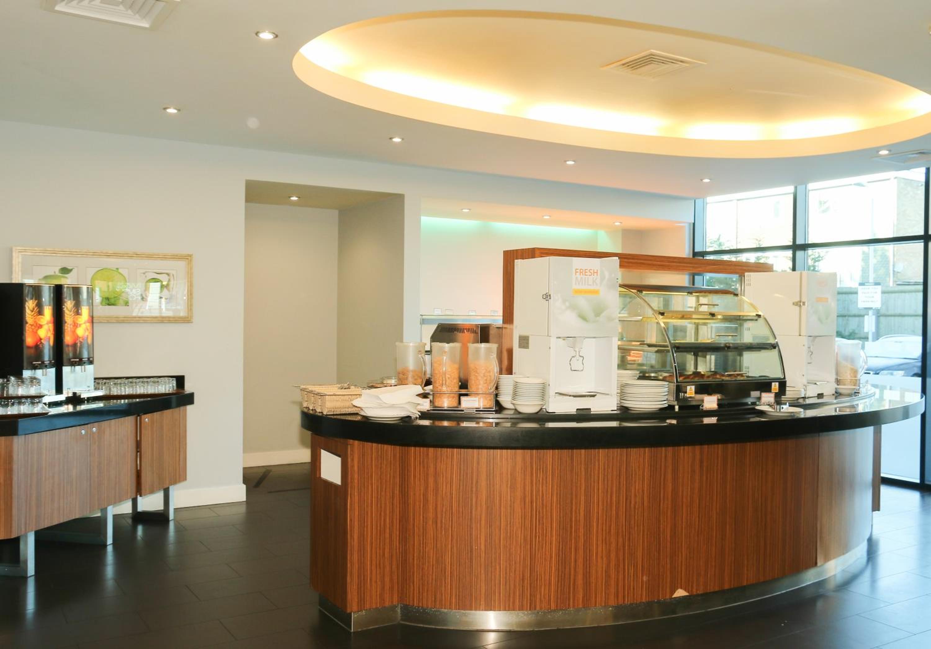 Slough Vacations - Holiday Inn Express London Heathrow T5, an IHG Hotel - Property Image 2