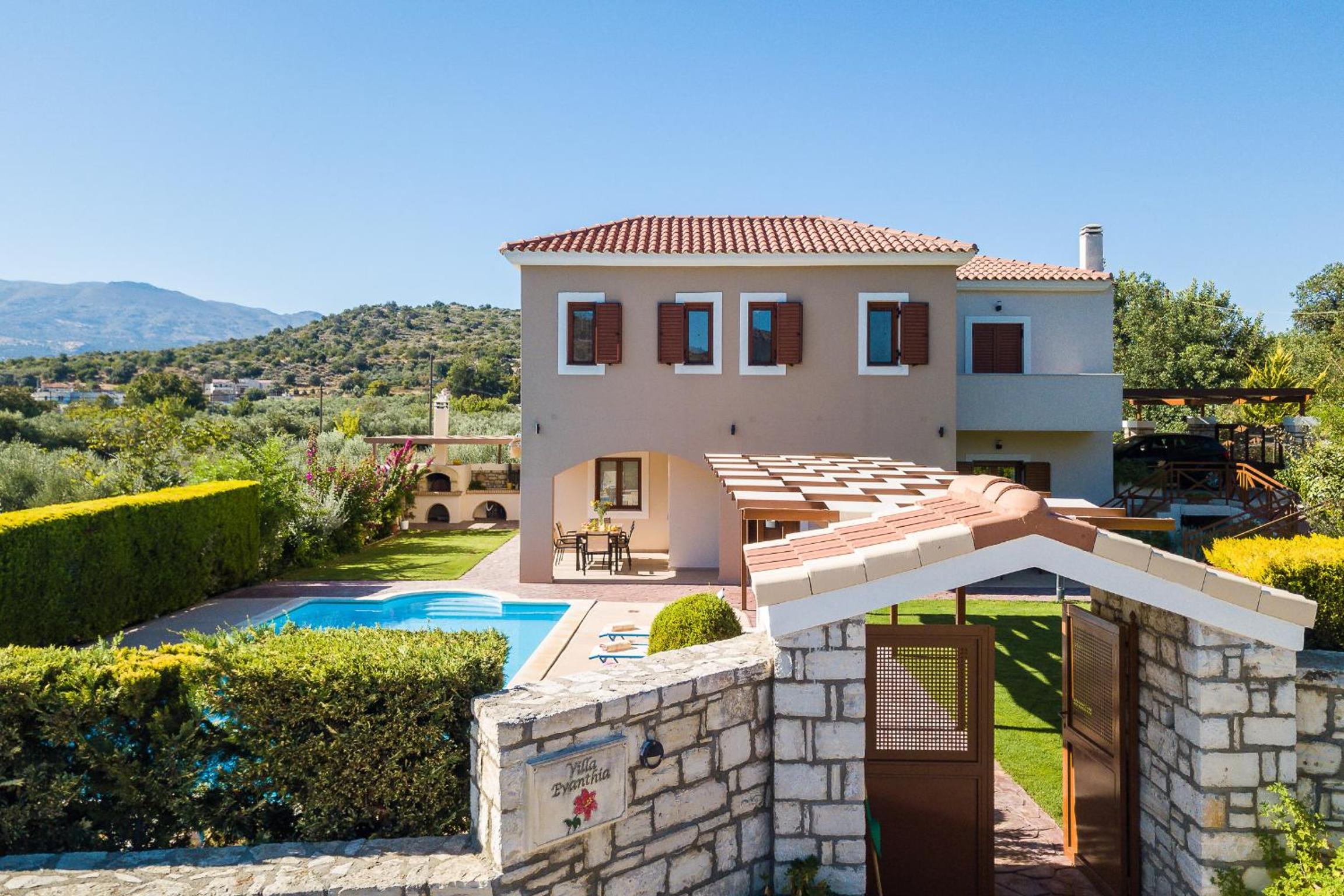 Hotel Villa Evanthia - Image 1