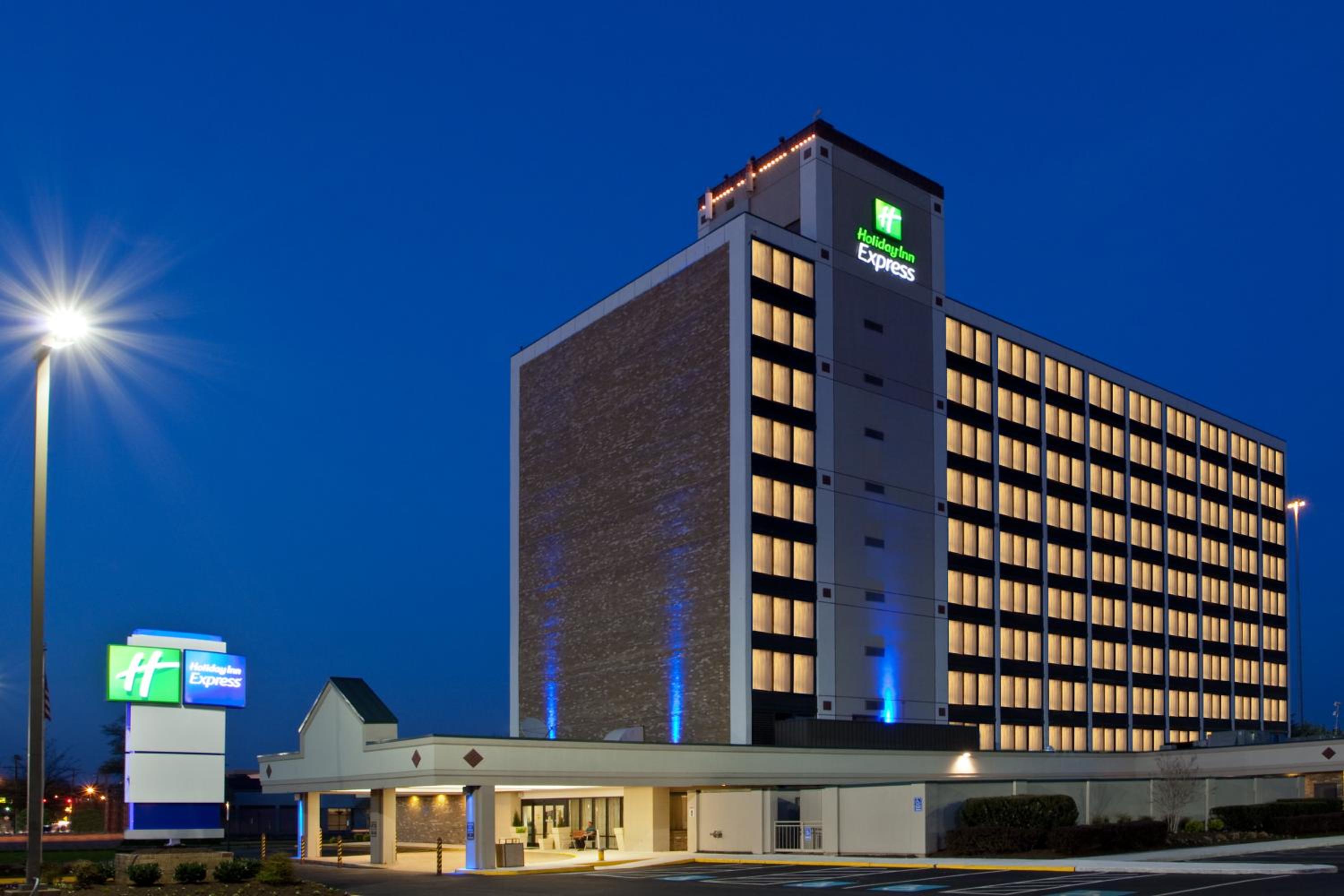 Springfield Vacations - Holiday Inn Express Washington DC SW - Springfield, an IHG Hotel - Property Image 27