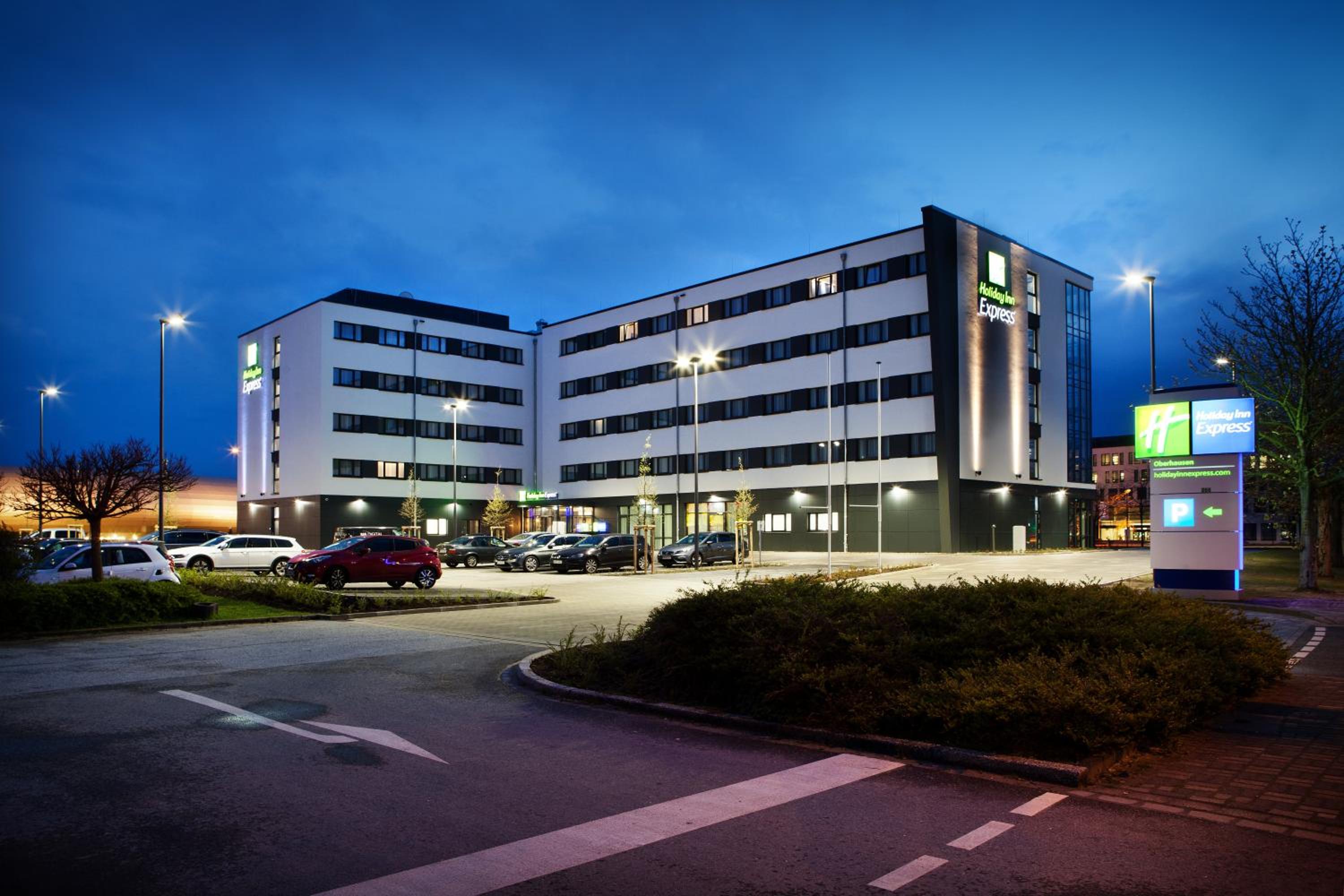 Hotel Holiday Inn Express Oberhausen, an IHG Hotel - Image 1