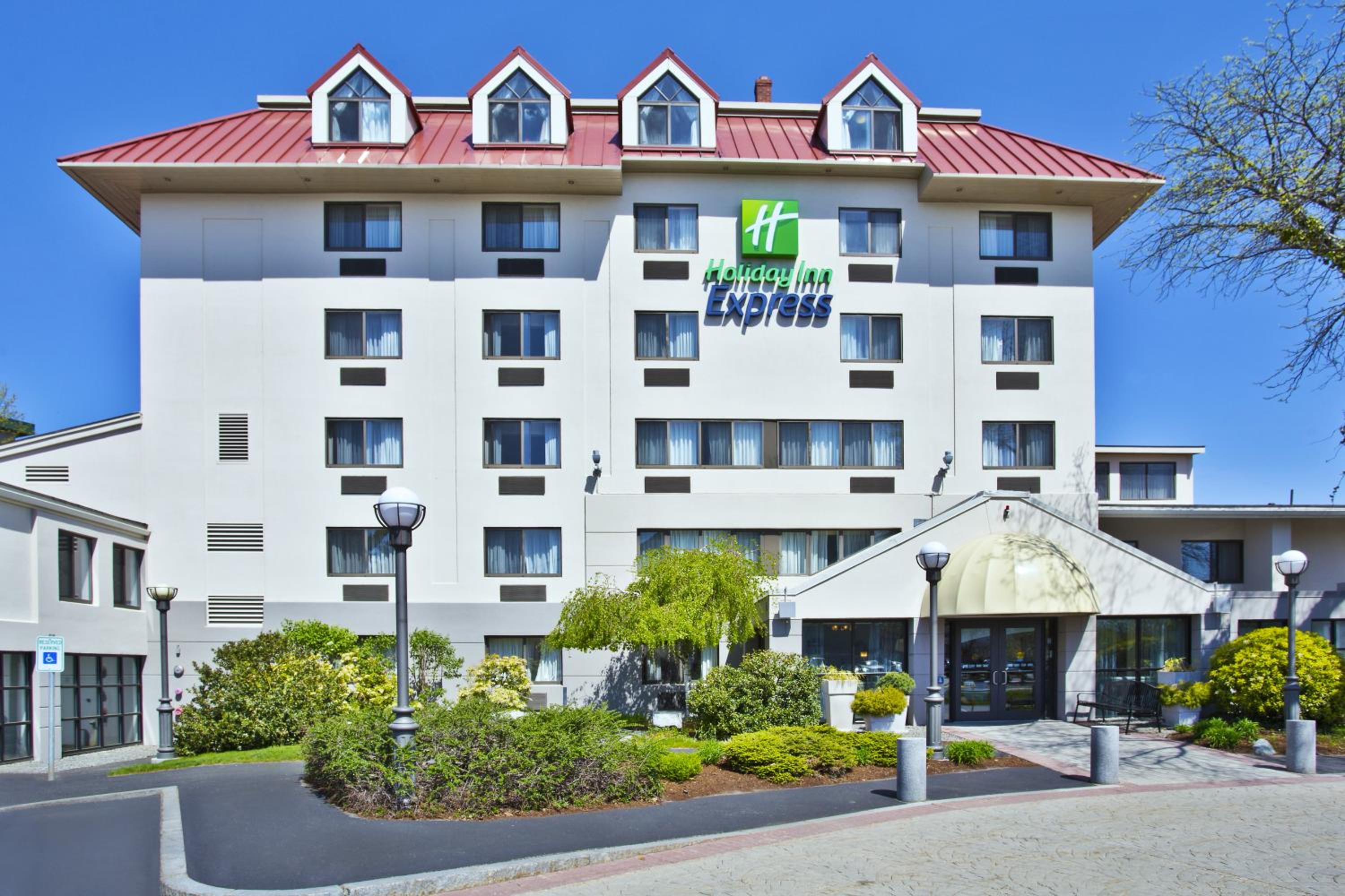 Boston Vacations - Holiday Inn Express Boston-Waltham, an IHG Hotel - Property Image 1