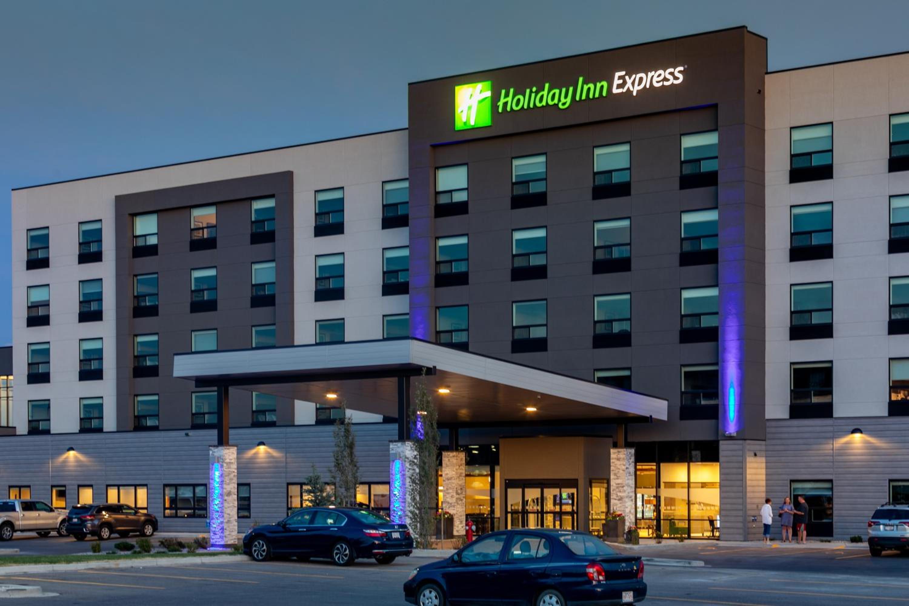 Lethbridge Vacations - Holiday Inn Express - Lethbridge Southeast, an IHG Hotel - Property Image 9