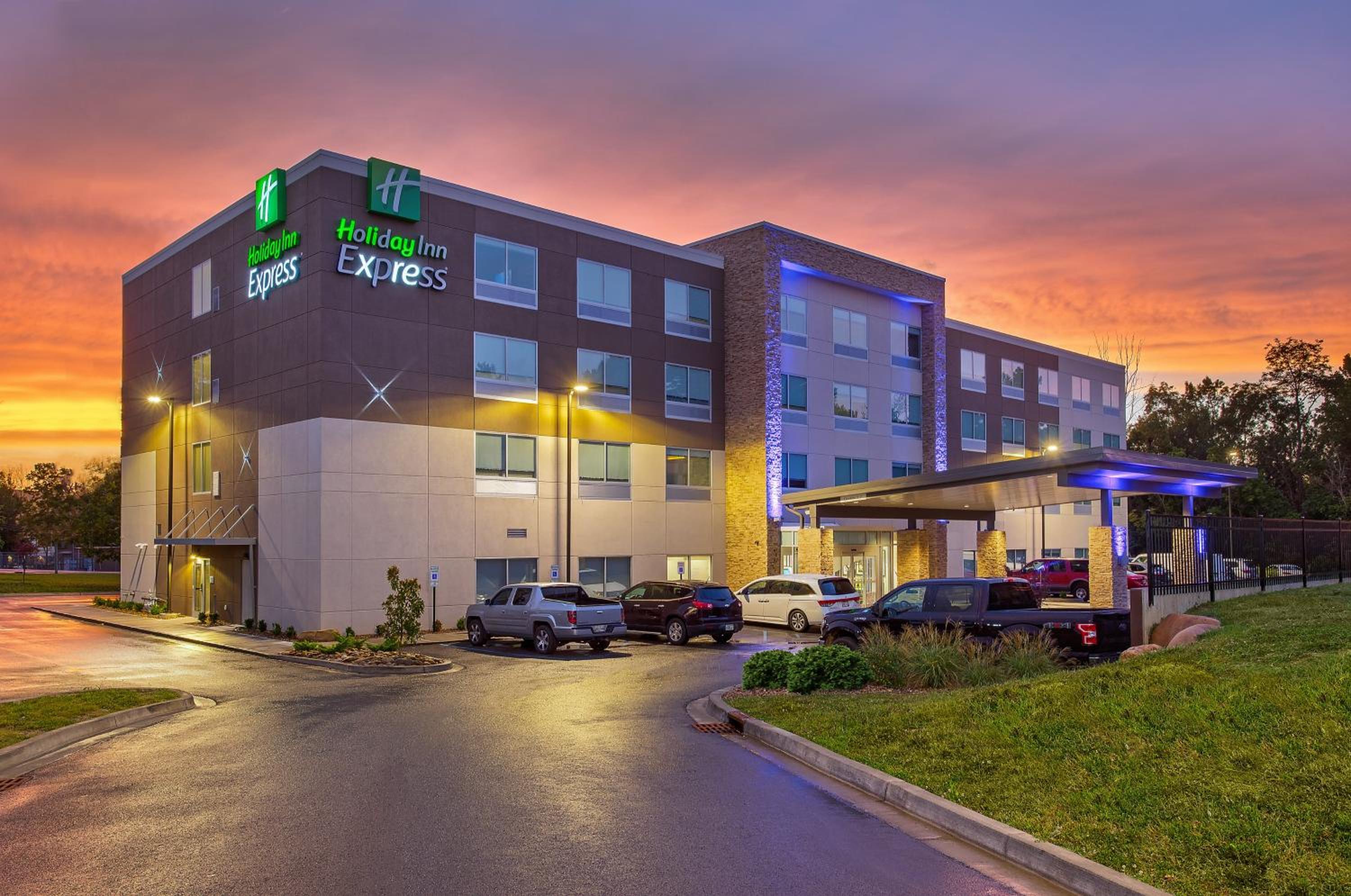 Corbin Vacations - Holiday Inn Express Williamsburg, an IHG Hotel - Property Image 1