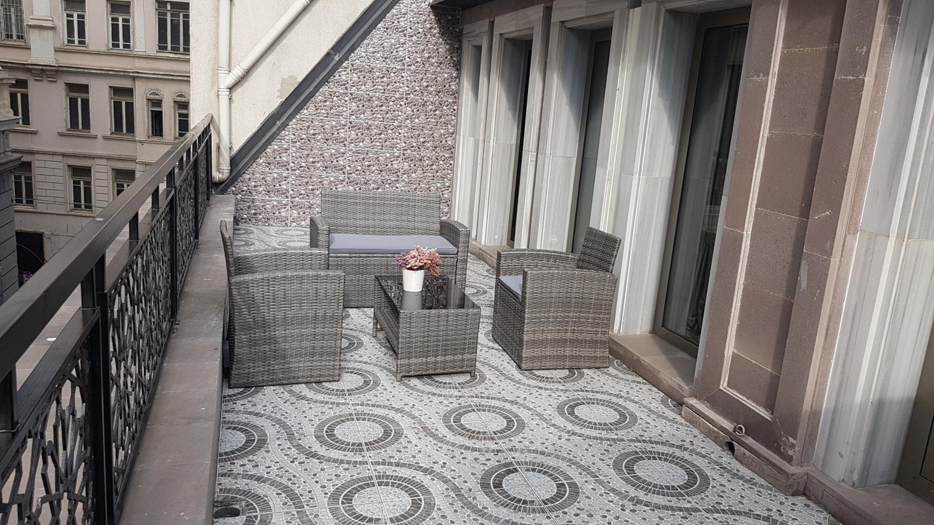 Manesol Boutique Galata - Image 21