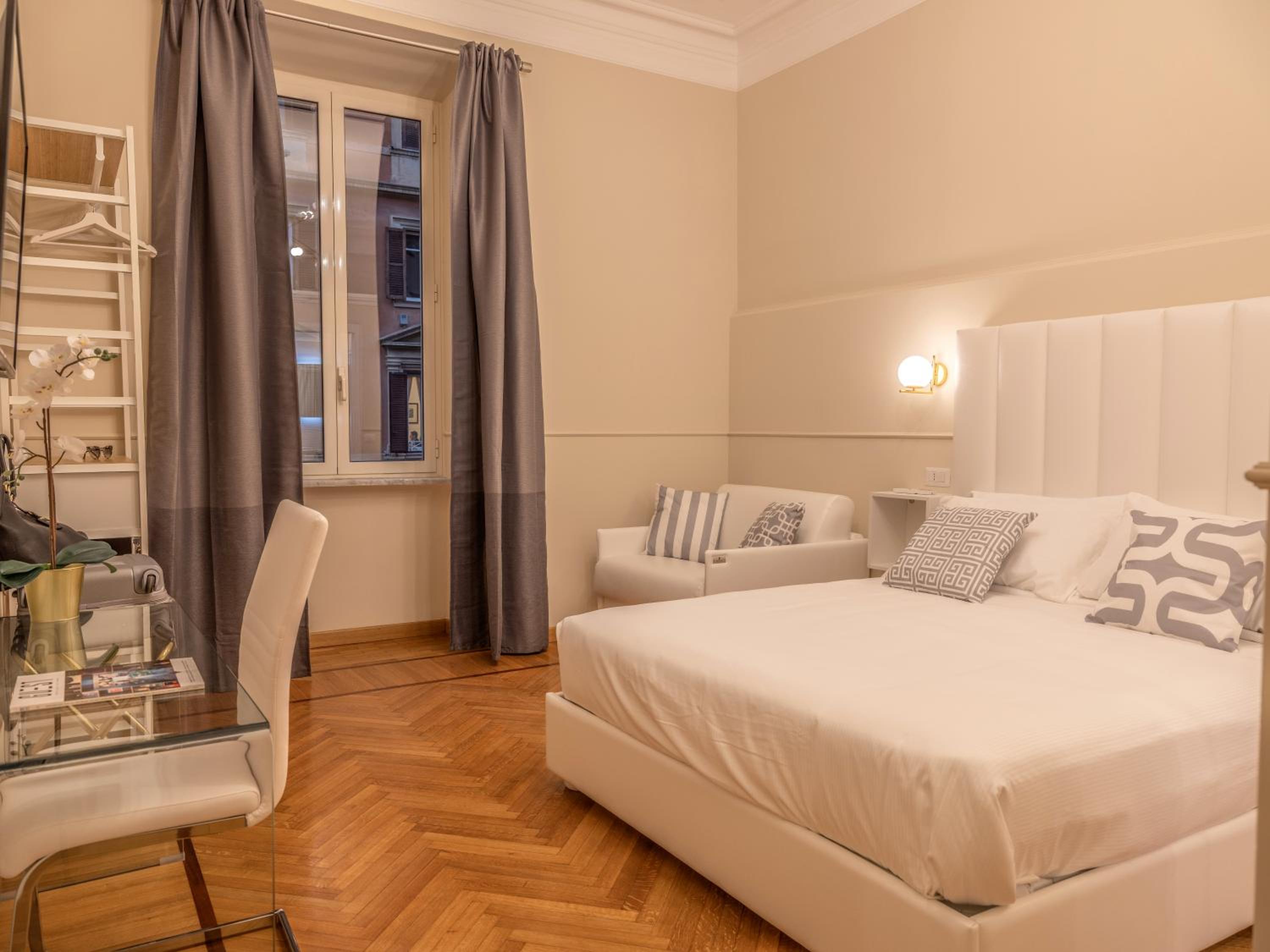 Vatican Palace Suites by Premium Suites Collection photo 5