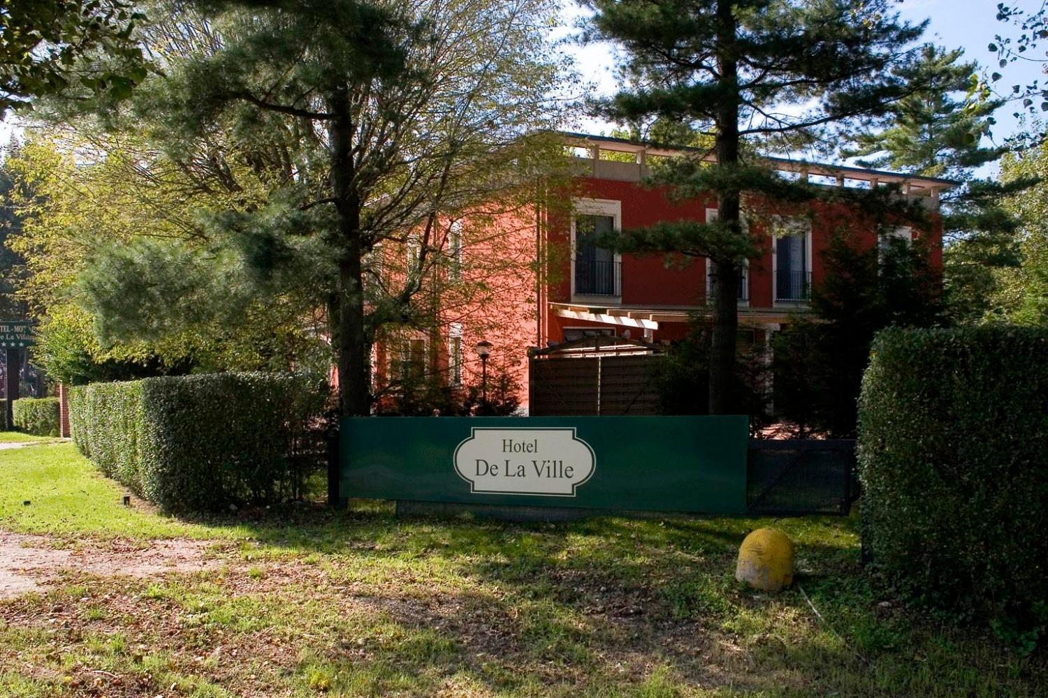 Hotel De La Ville - Image 1