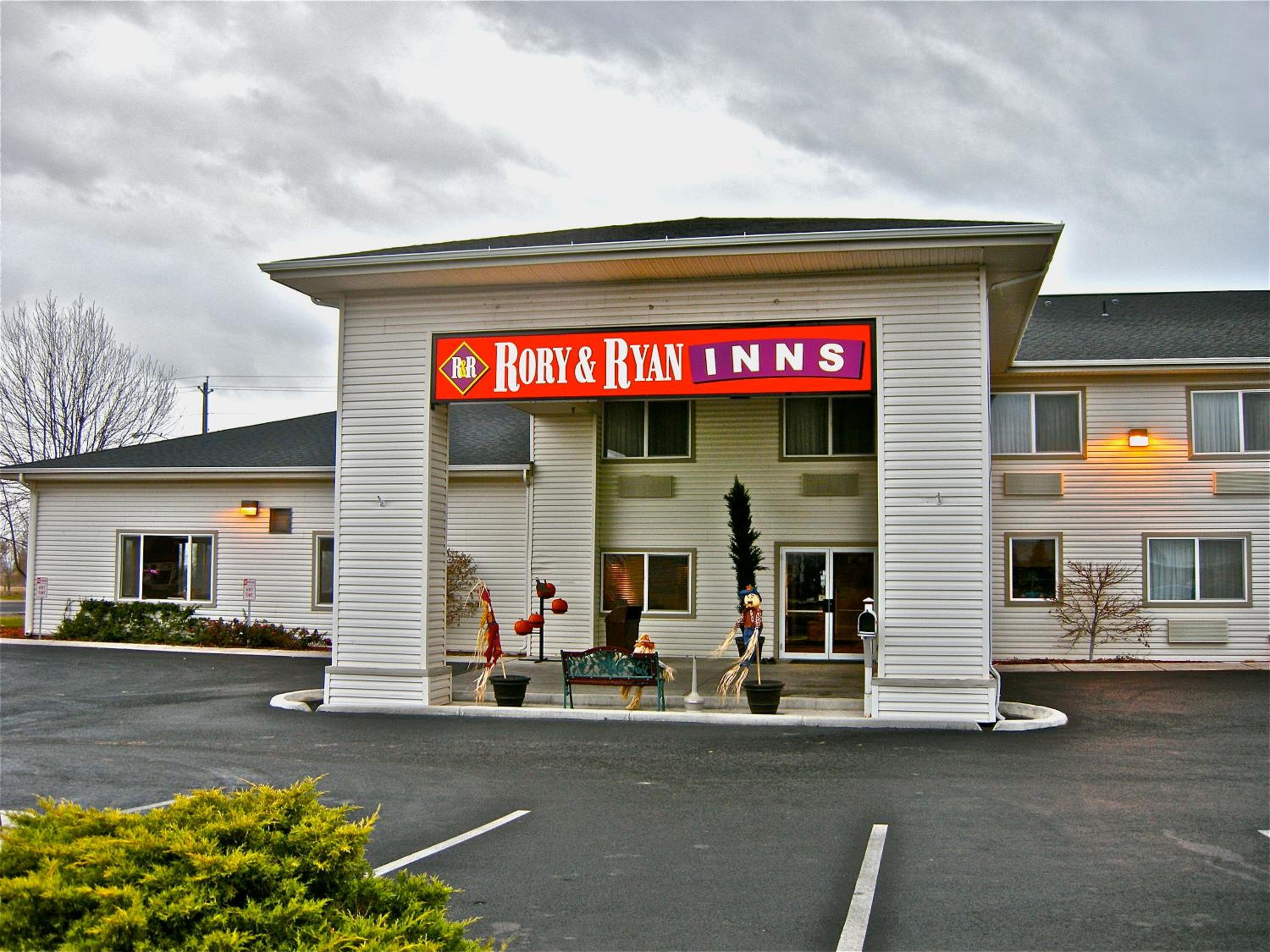 Rory & Ryan Inn view 5