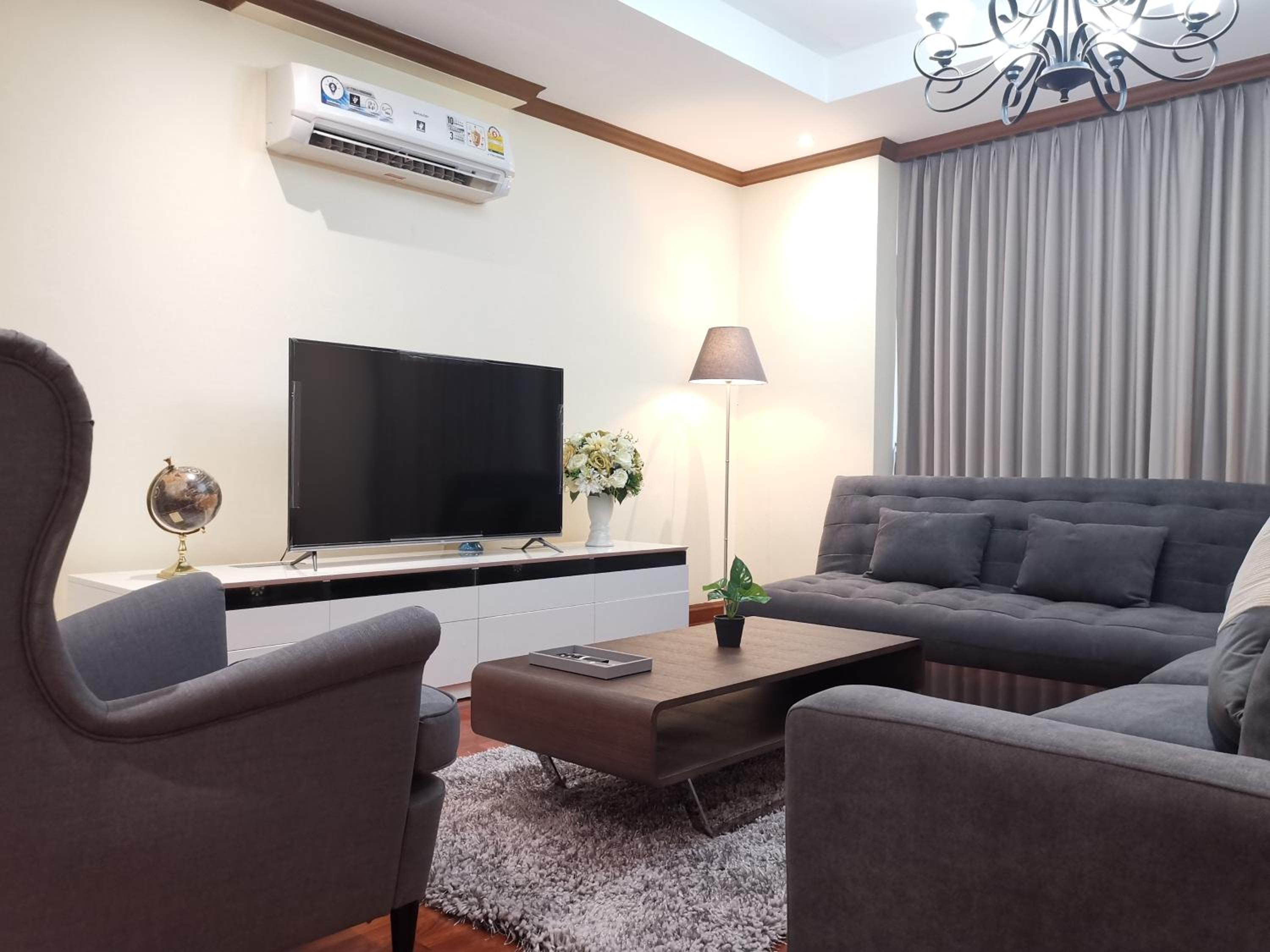 NT Place Sukhumvit Suites