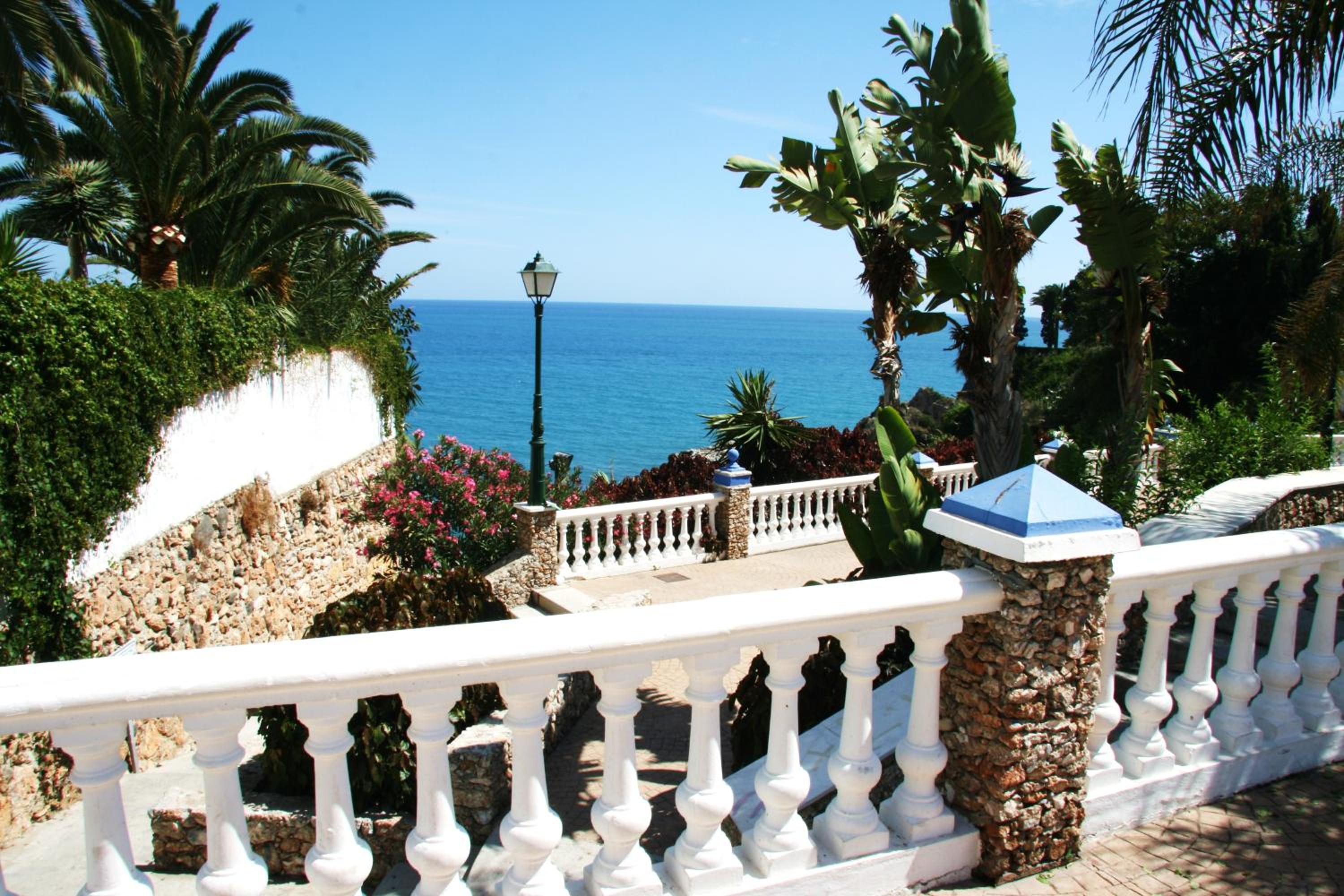 Verdemar Apartment with Sea View and Garden view 4