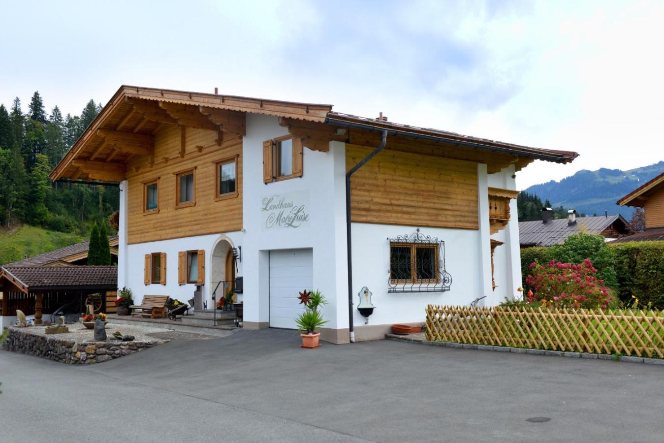Marie Luise, Landhaus