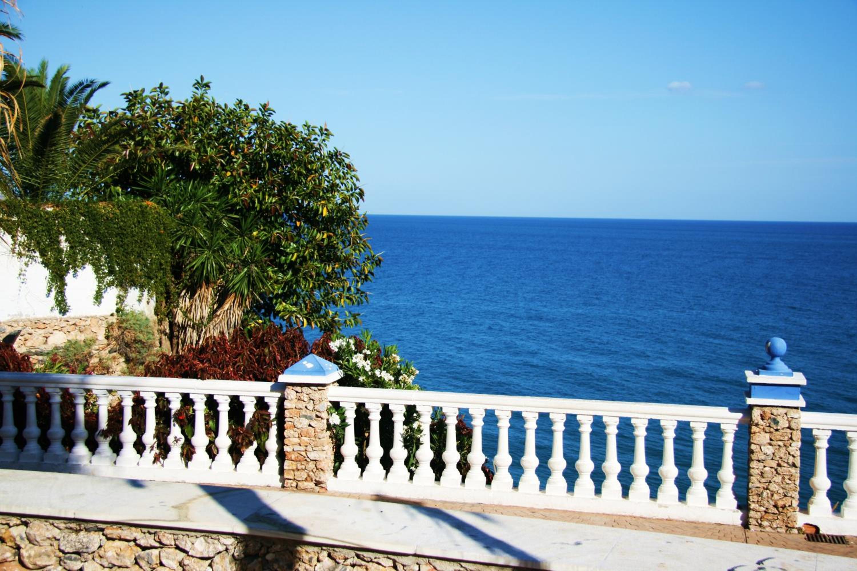 Verdemar Apartment with Sea View and Garden view 5