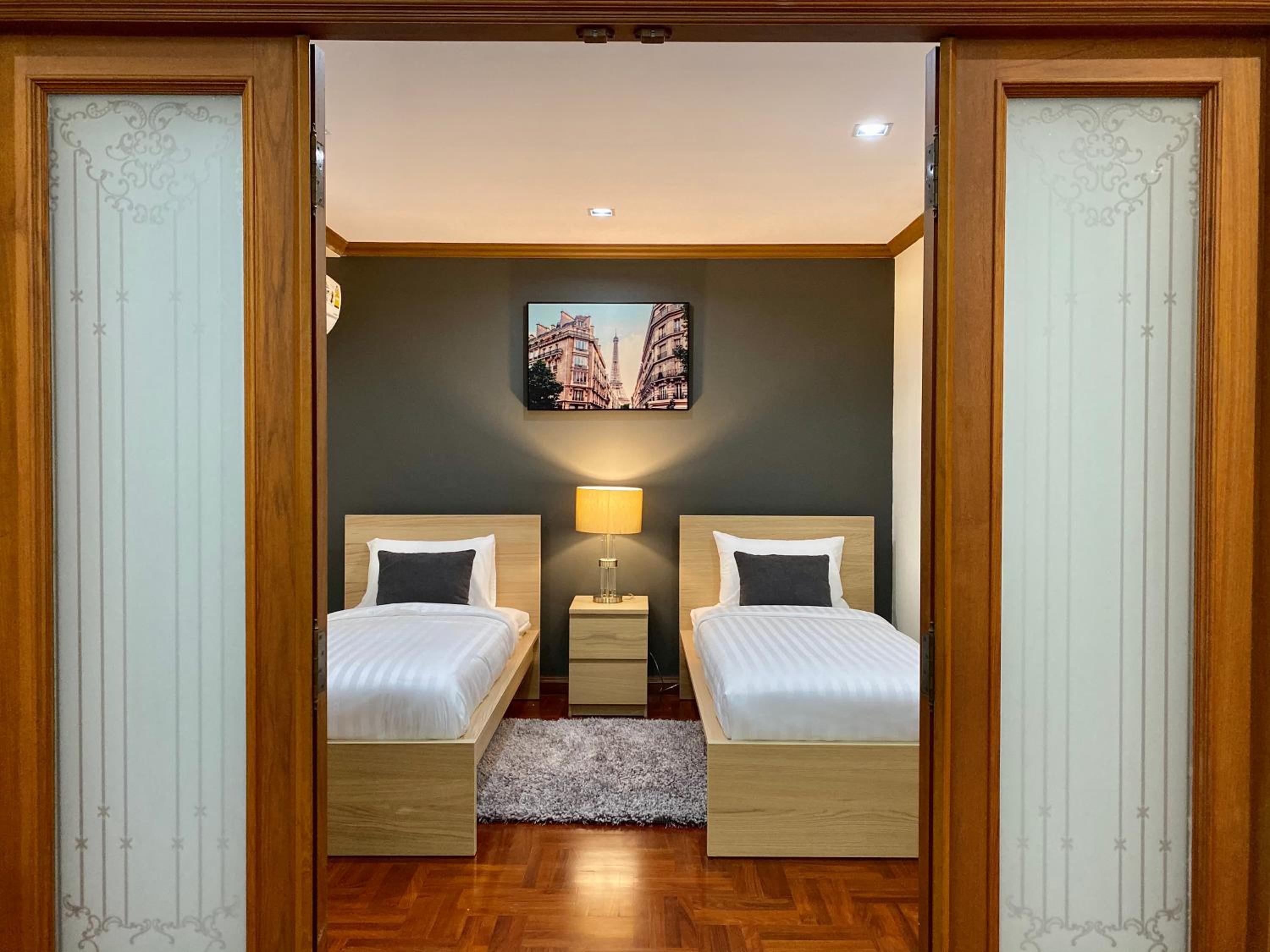 NT Place Sukhumvit Suites