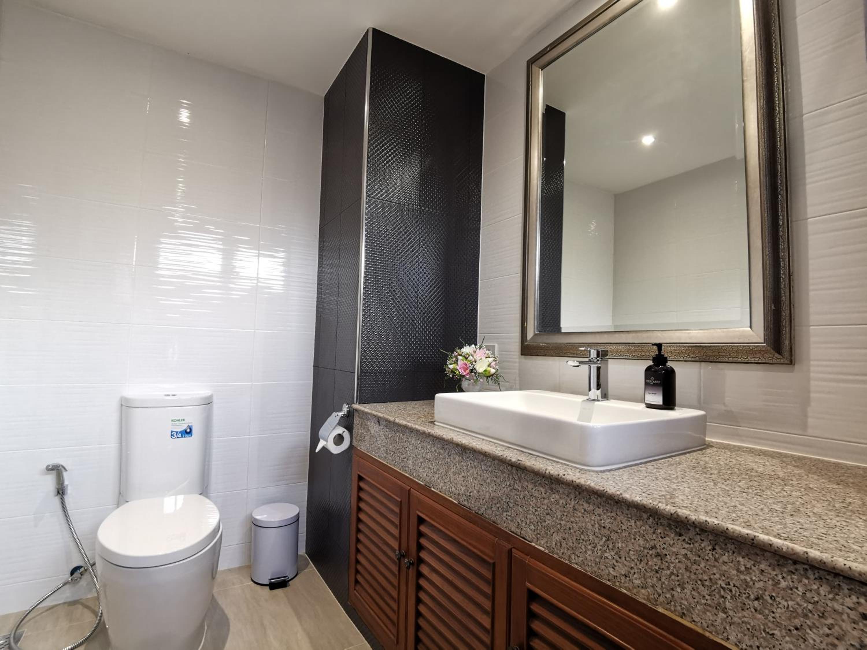 NT Place Sukhumvit Suites