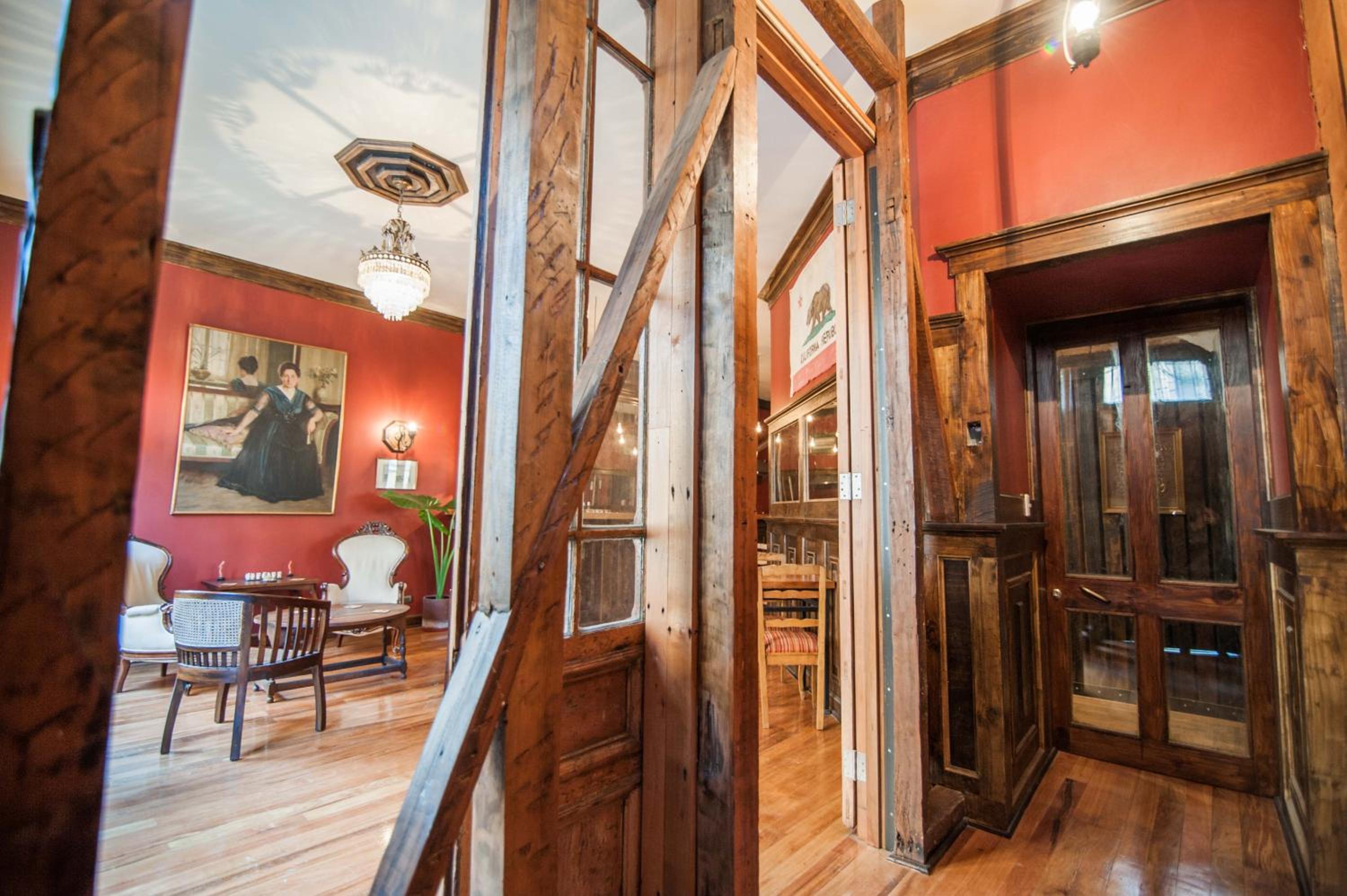 Casa California Guesthouse