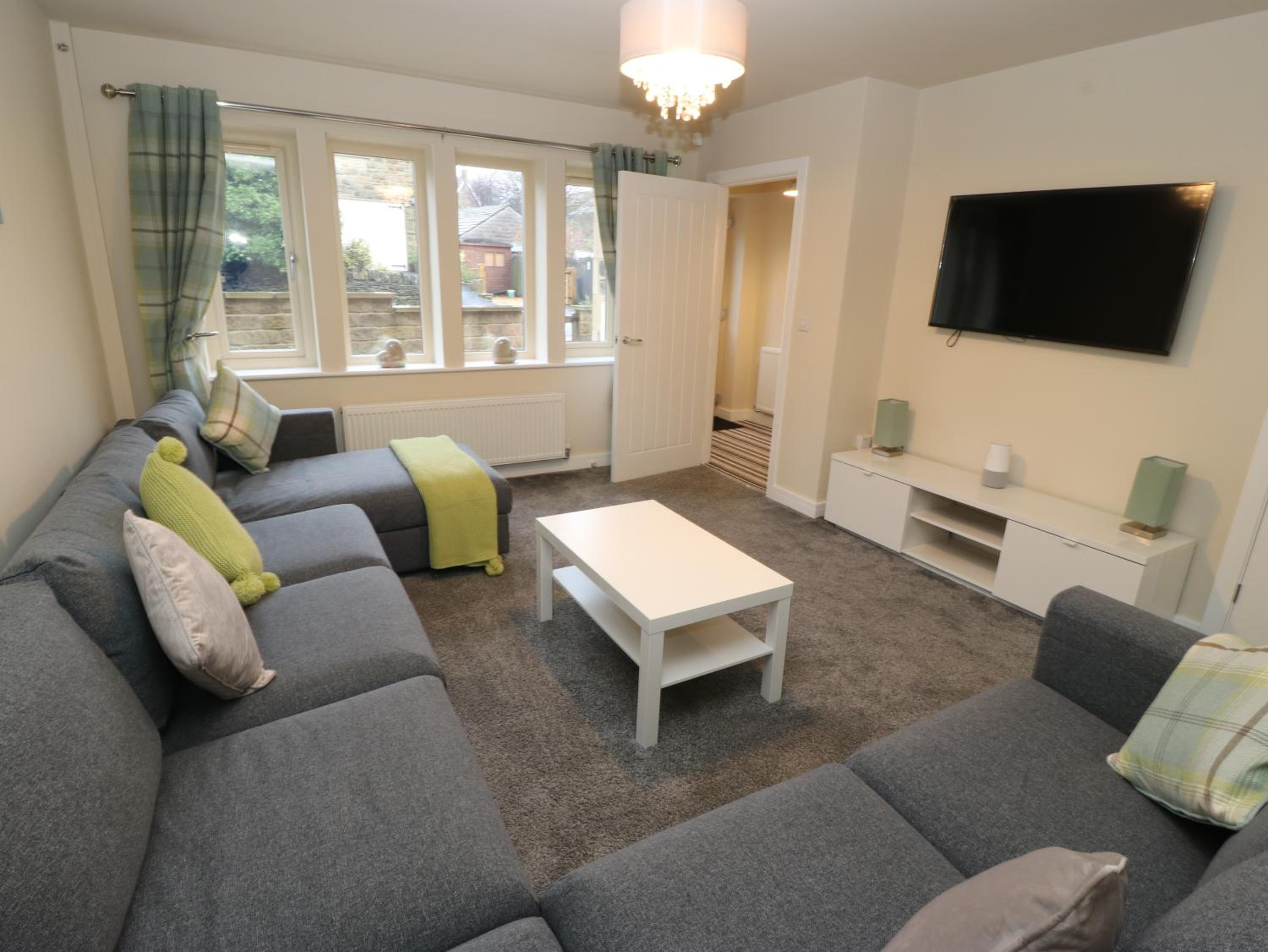 Modern Town House Shepley view 5