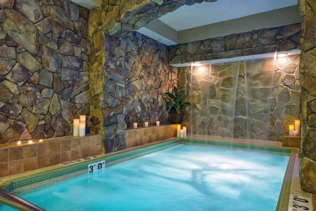 4.5 Star!~Come to Paradise~Utah Alps~back door ski view 5