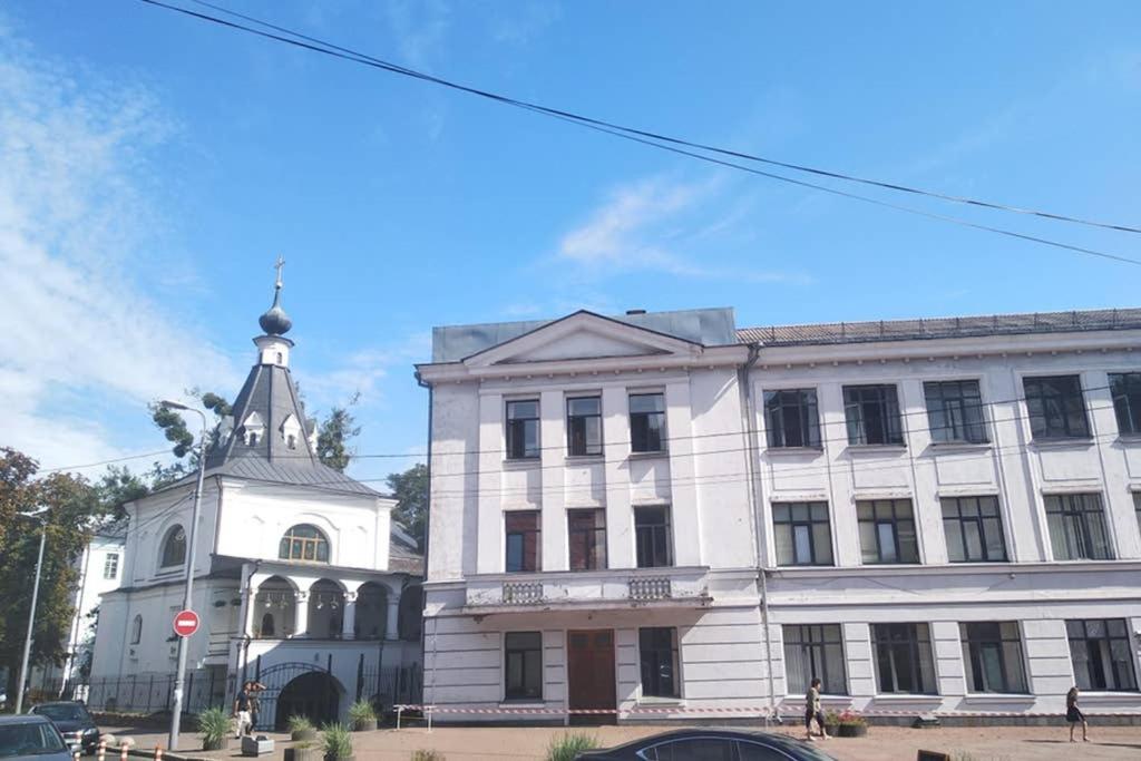 Room in historic Podil and back to the USSR view 5