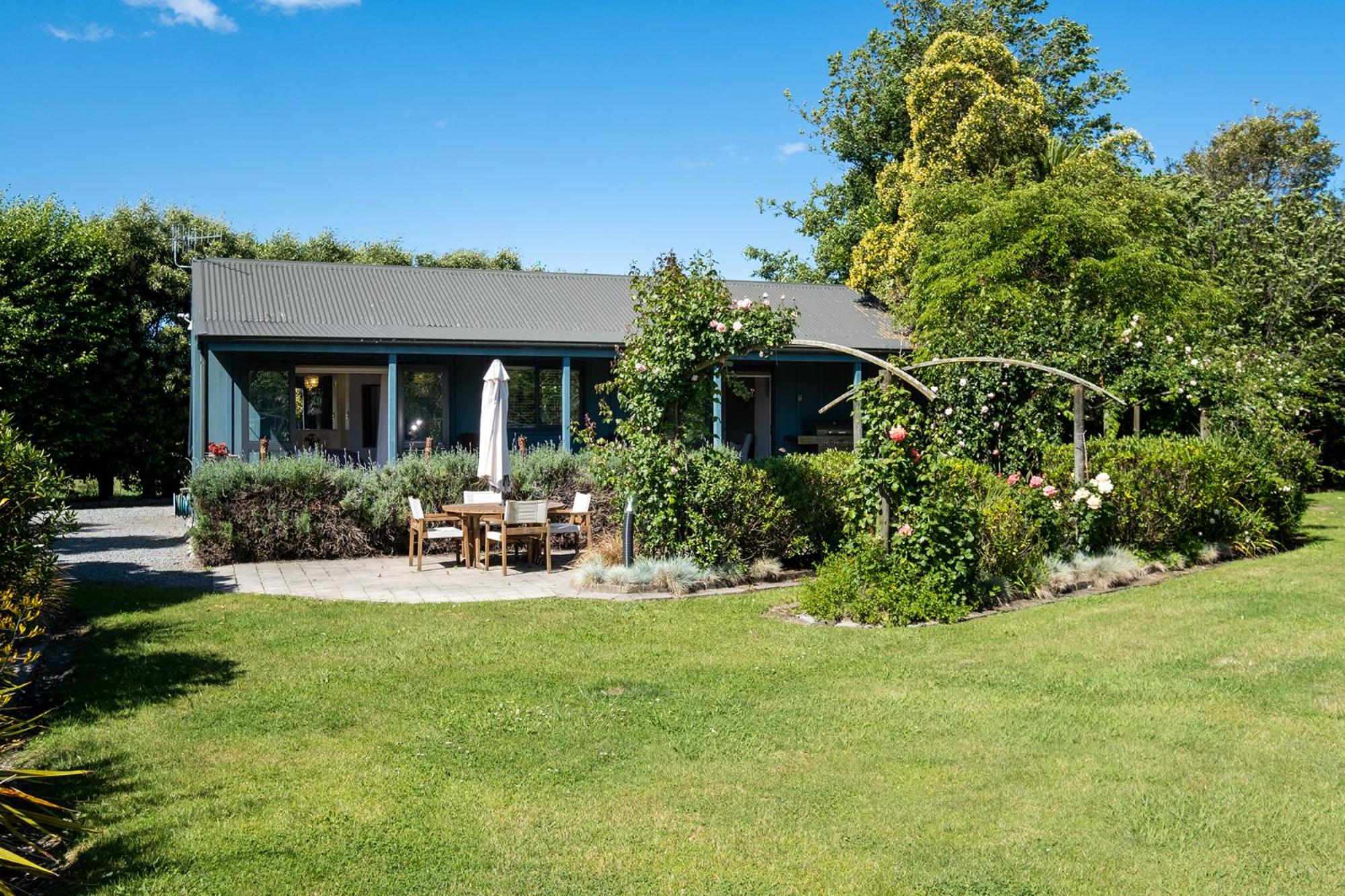 Lawn Cottages