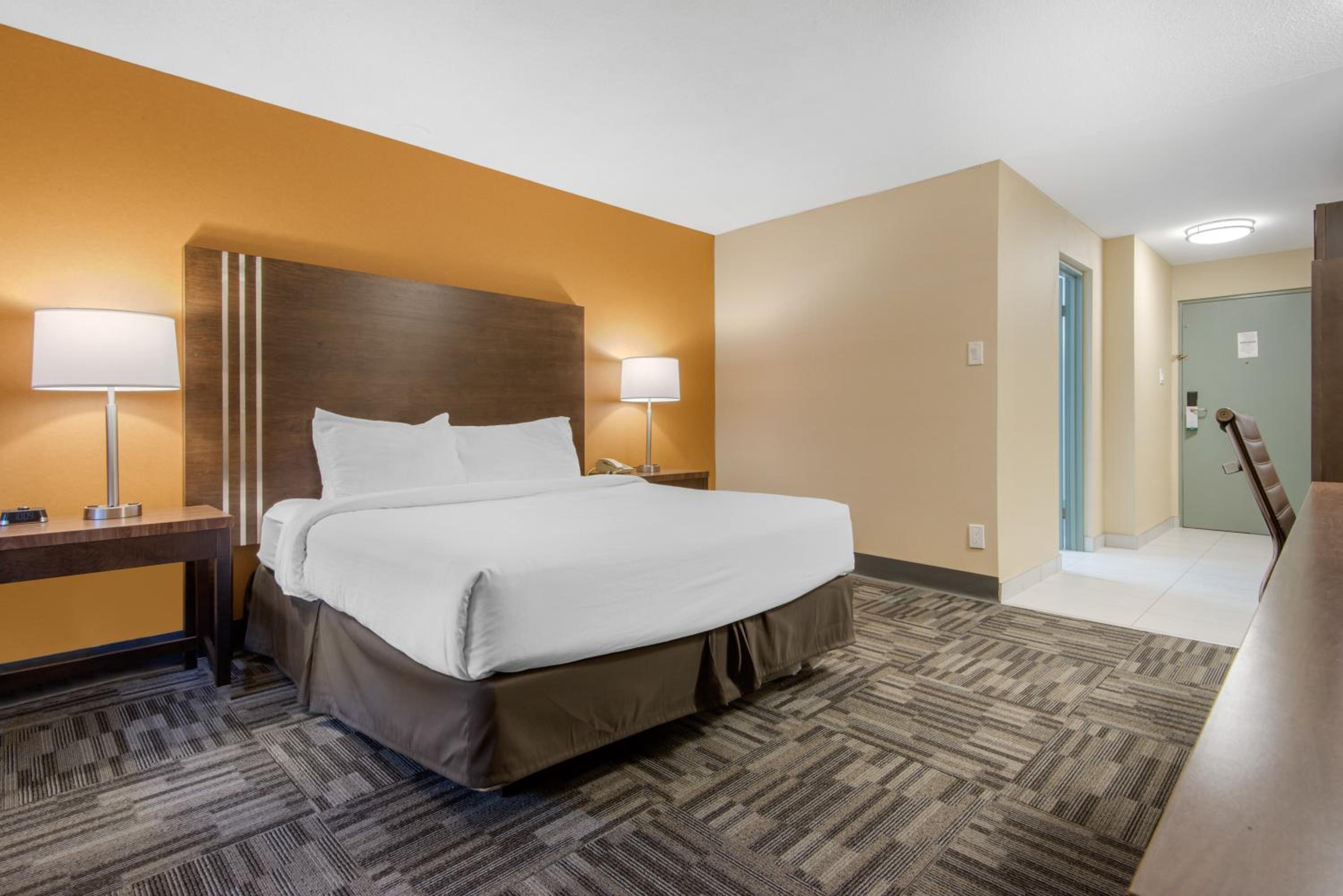 Orillia Vacations - Quality Inn  Conference Centre - Property Image 3