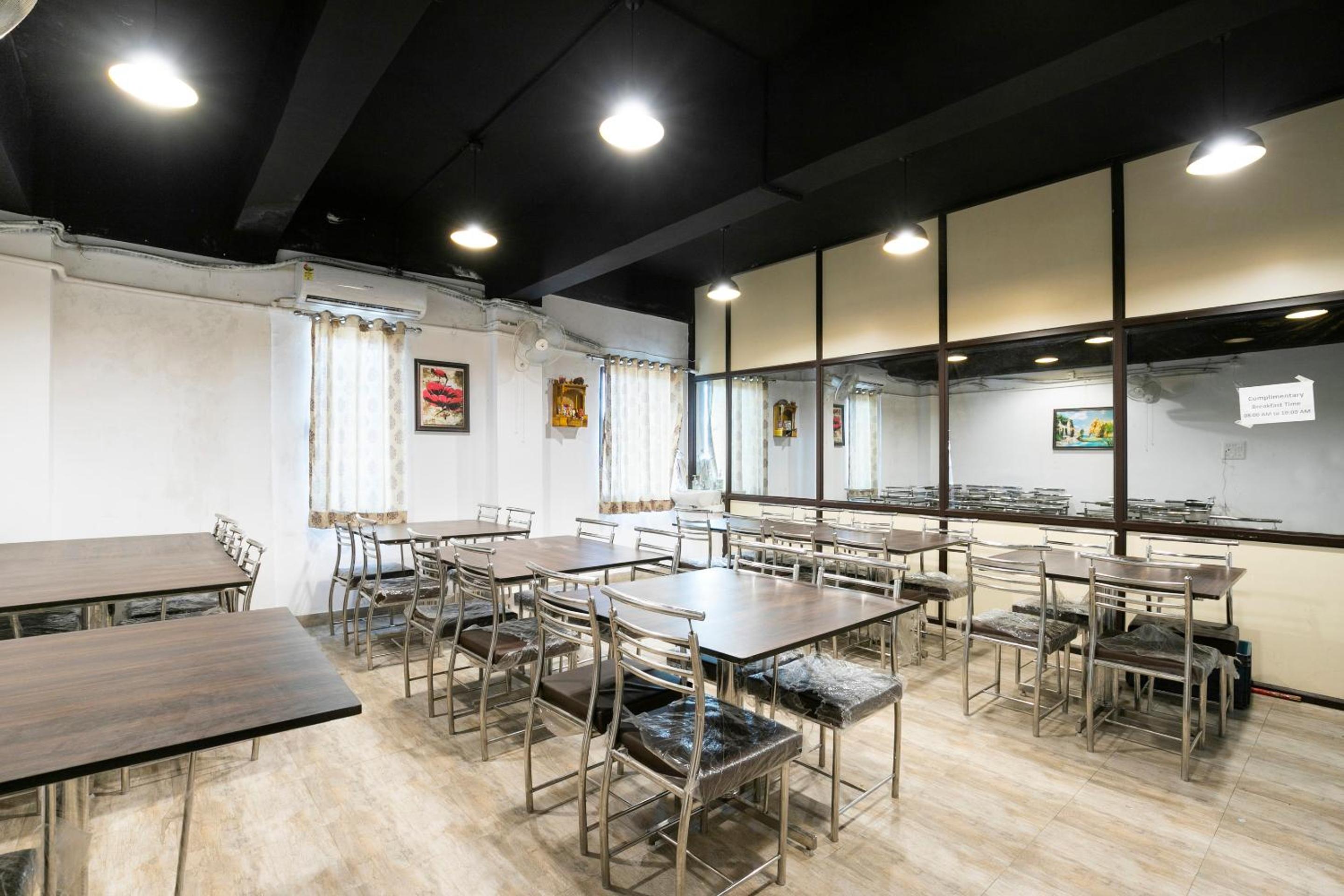 Eco inn Hotel By Lime Tree