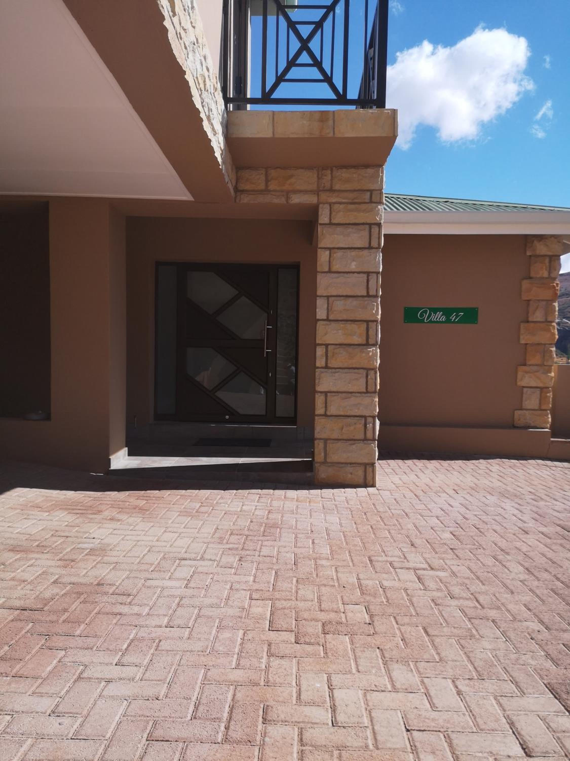 8 Sleeper Villa and 4 Sleeper Flatlet view 2