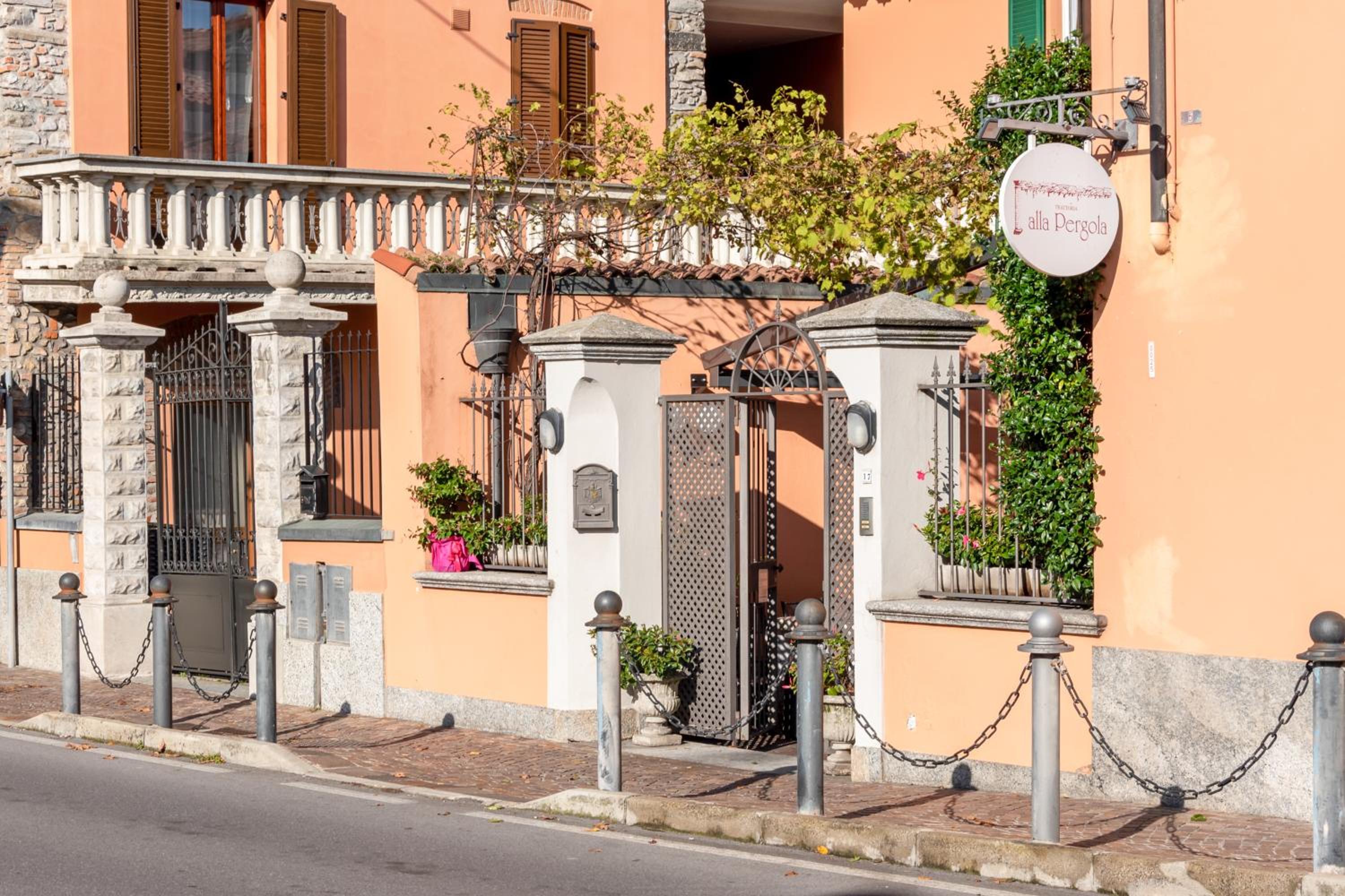 GuestHost - Le tre Ninfee di Pusiano! Free Parking view 2