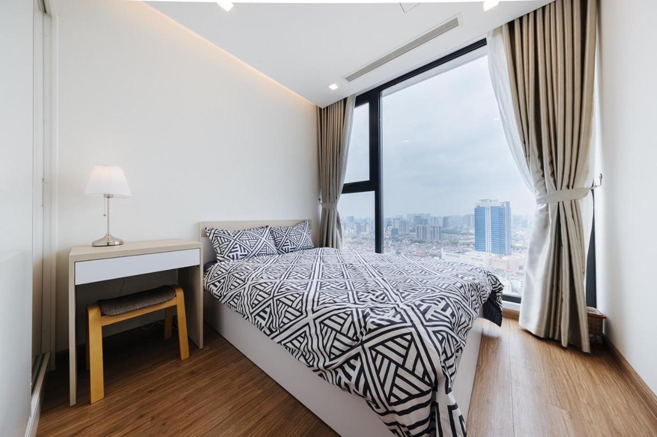 Sunshine Balcony Apartment in VINHOMES METROPOLIS near Lotte Hanoi