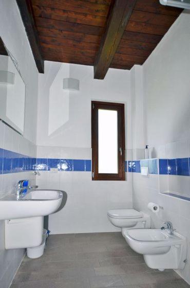 Casa Mario Spacious Garden Apartments, Lake Como view 2