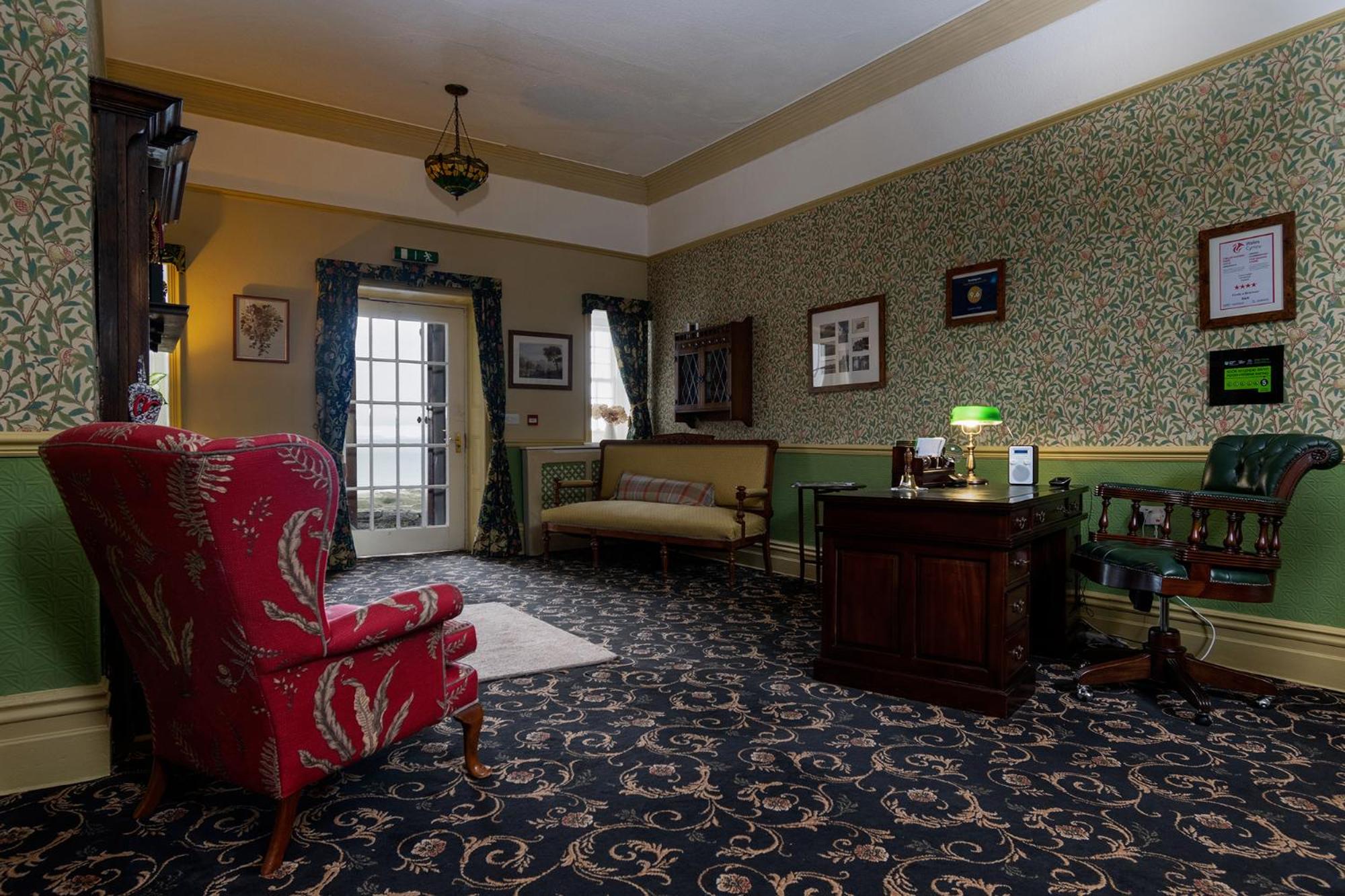 Crown Lodge