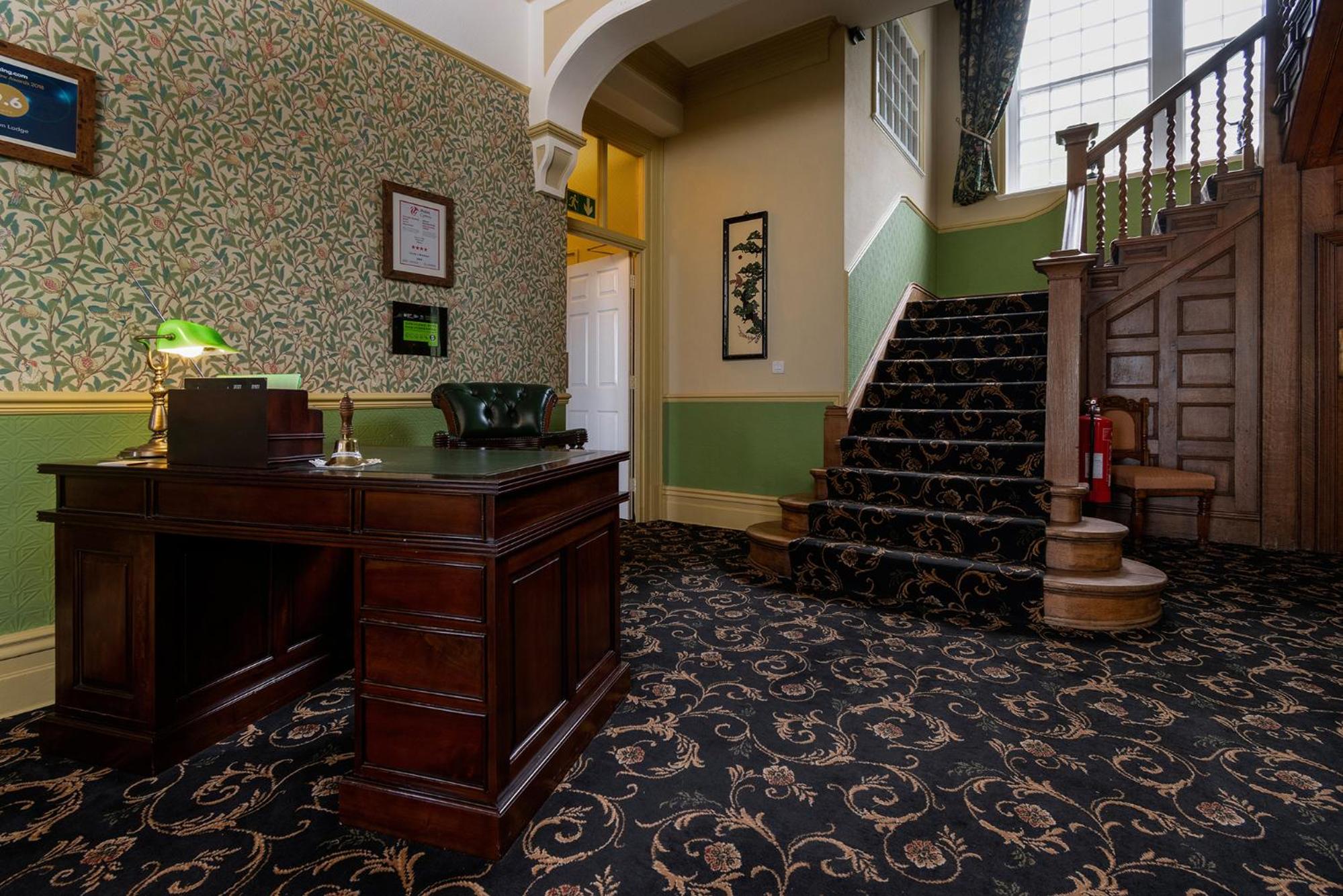Crown Lodge