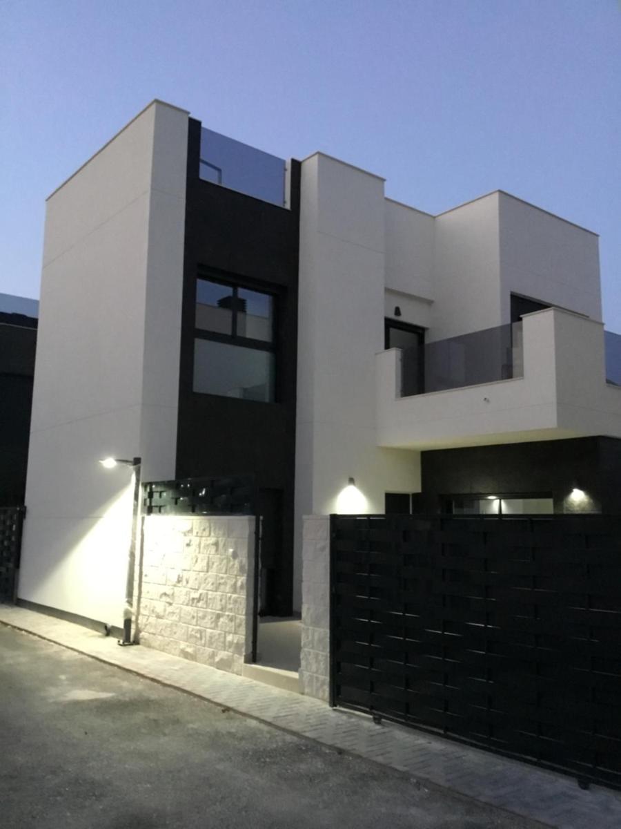villa nathania photo 1