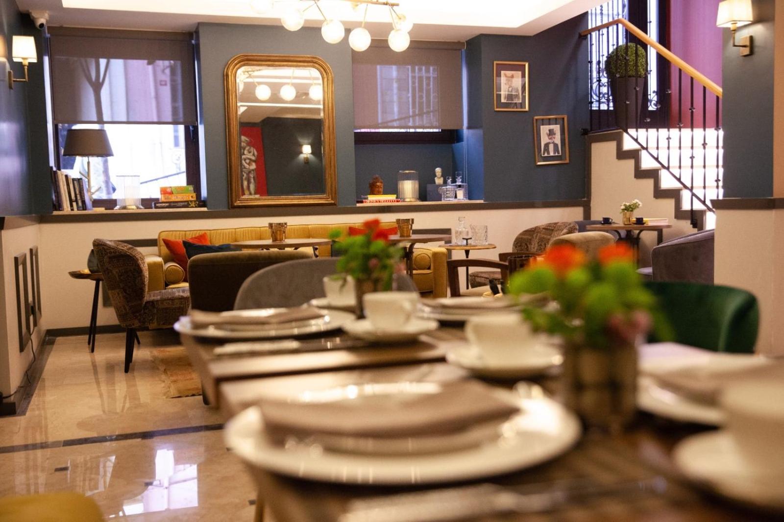 The Fox Otel - Image 69