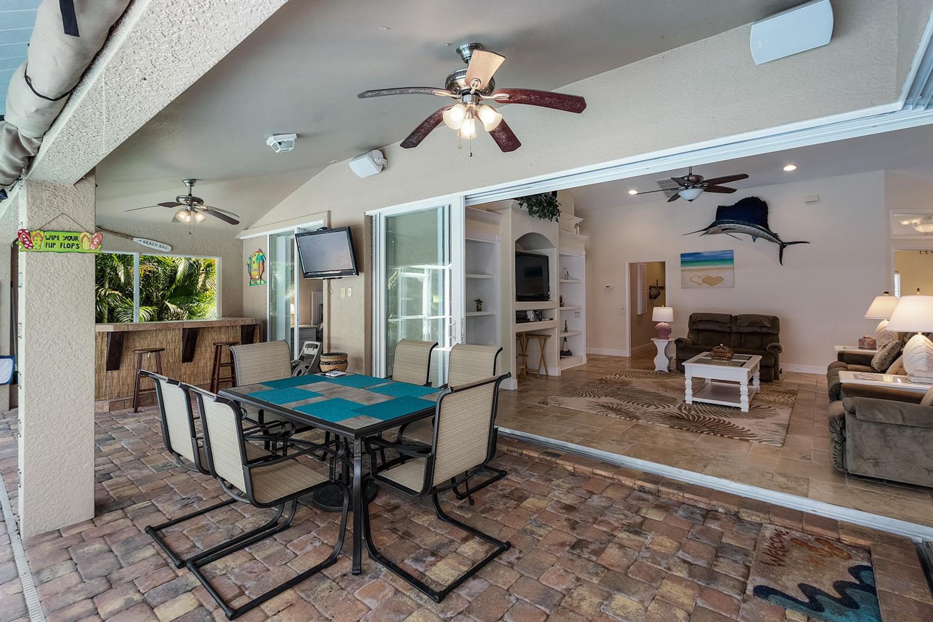 Luxury home, hot tub, heated pool, tiki bar - Villa Spain