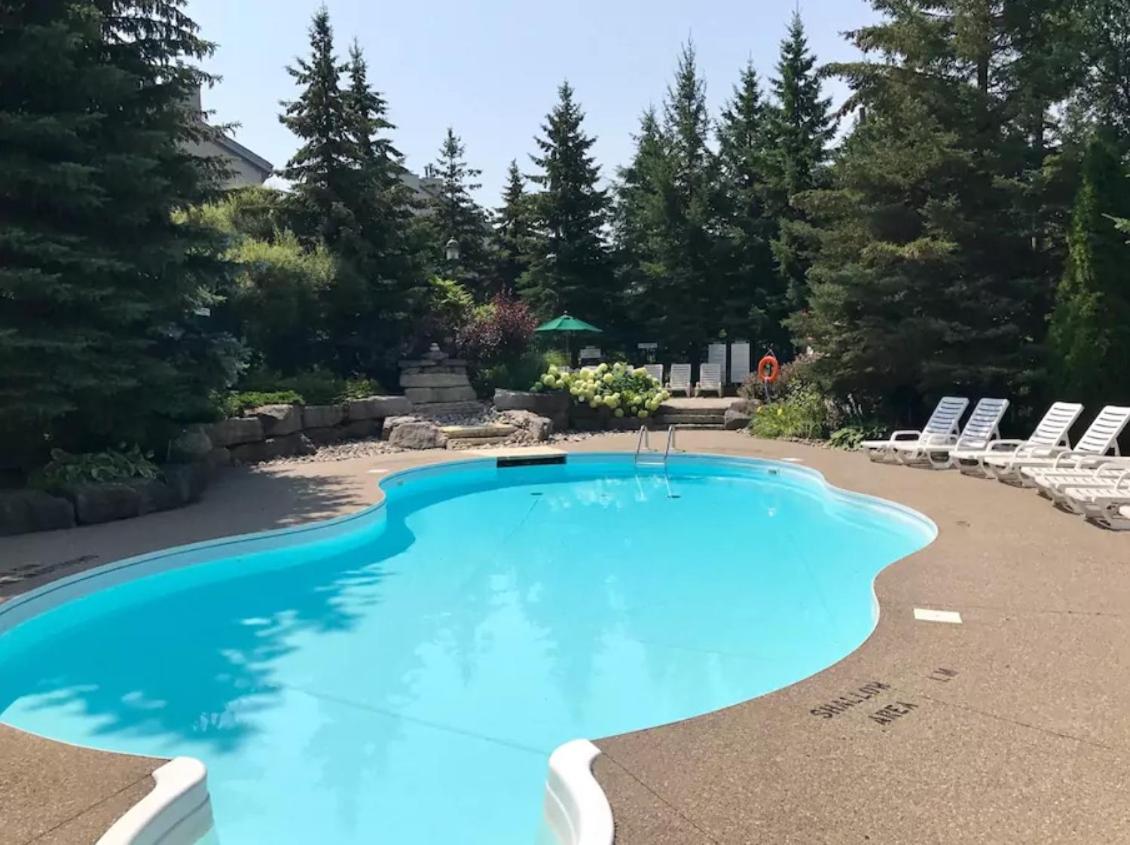 Large luxurious upper floor condo in Sierra Lane