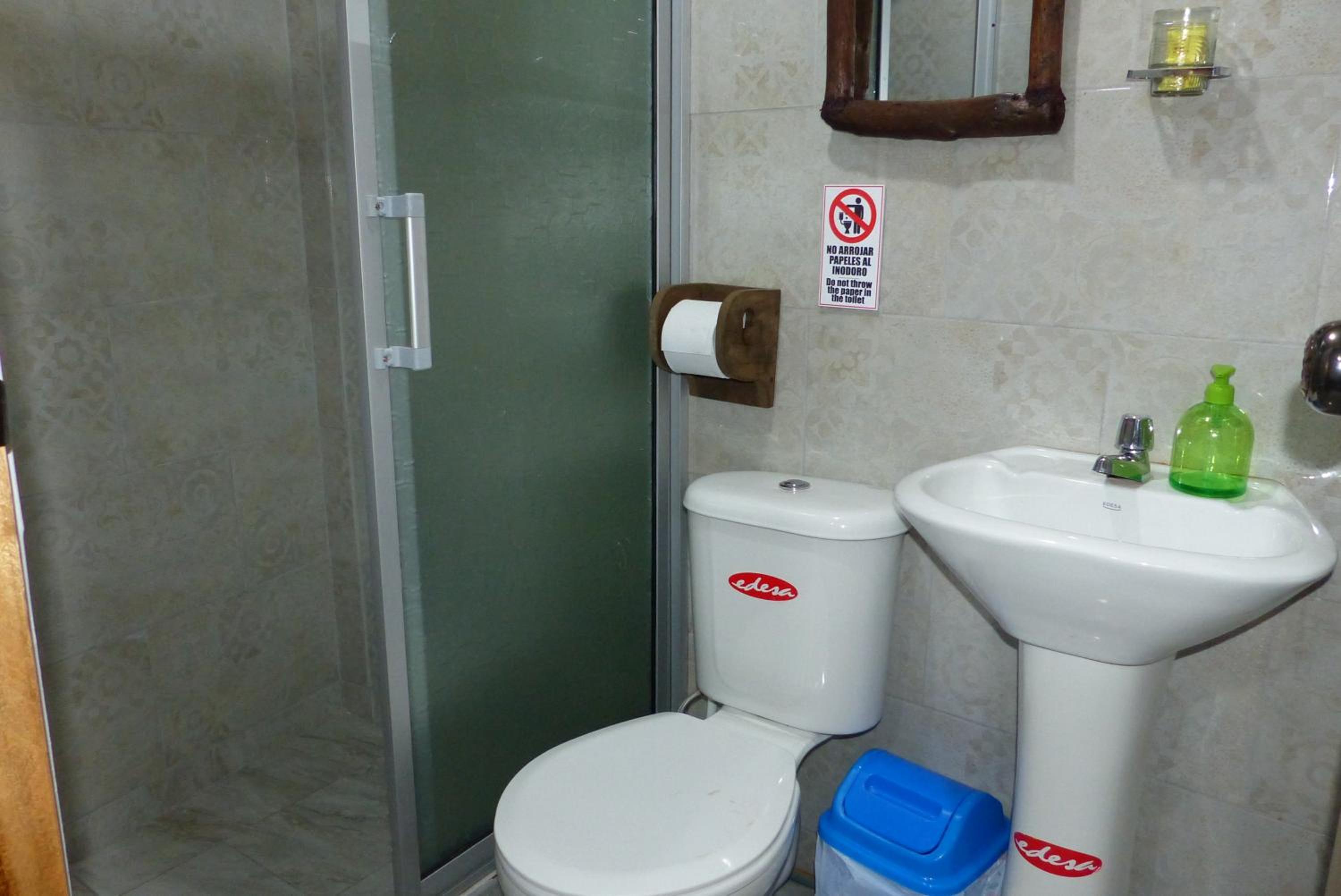 Hostal La Casa Amarilla City
