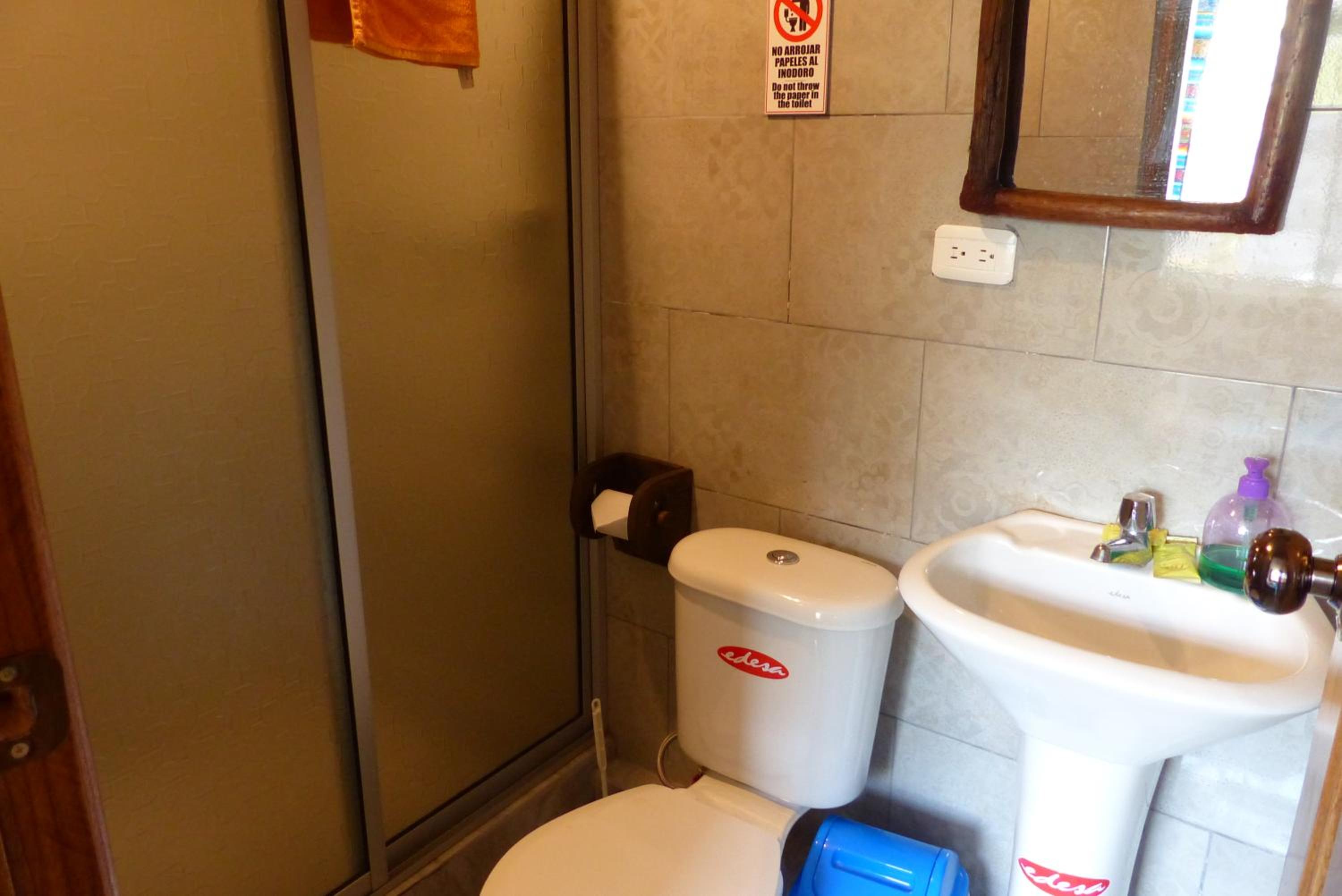 Hostal La Casa Amarilla City
