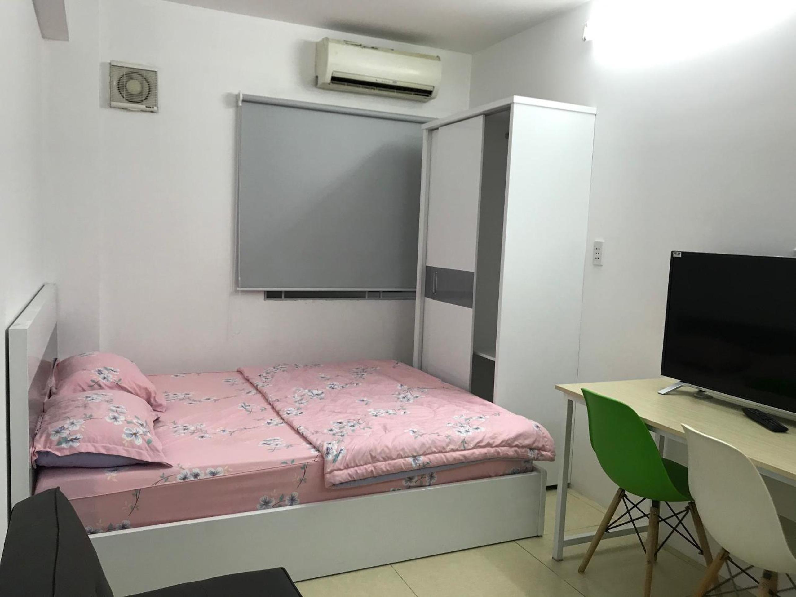 Smiley Apartment 3