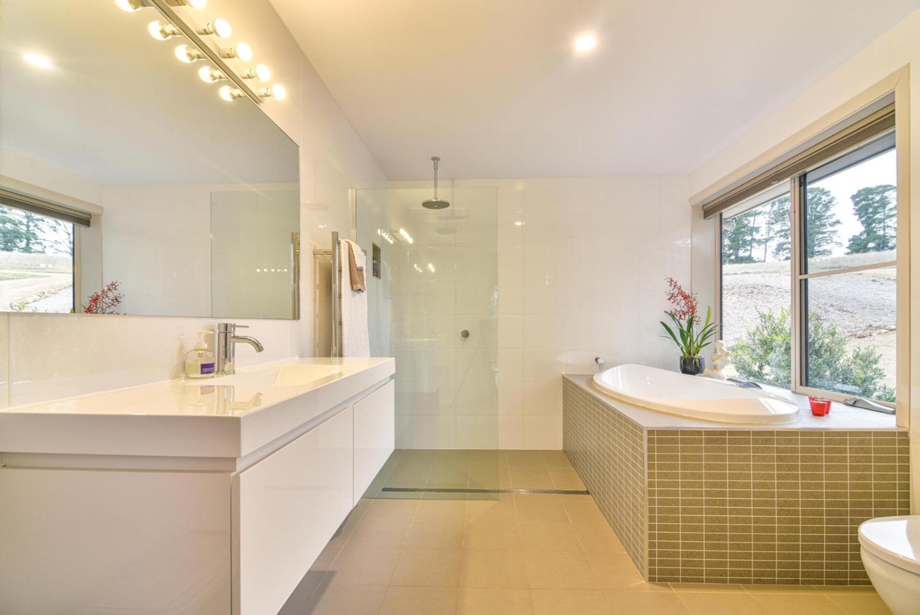 Lakeview Luxury Retreat