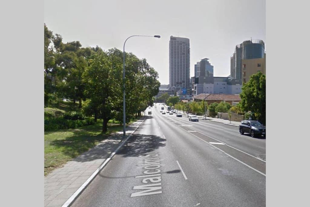 M5 West Perth Studio Apartment near Kings Park view 3