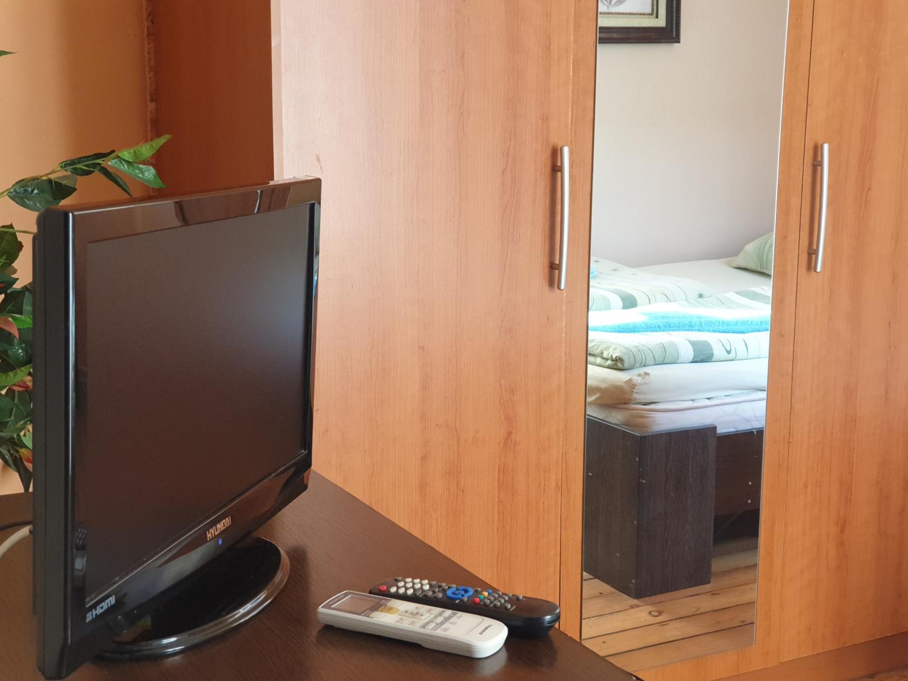 Elegance on a Budget - Rooms for Rent in Sofia Center view 5