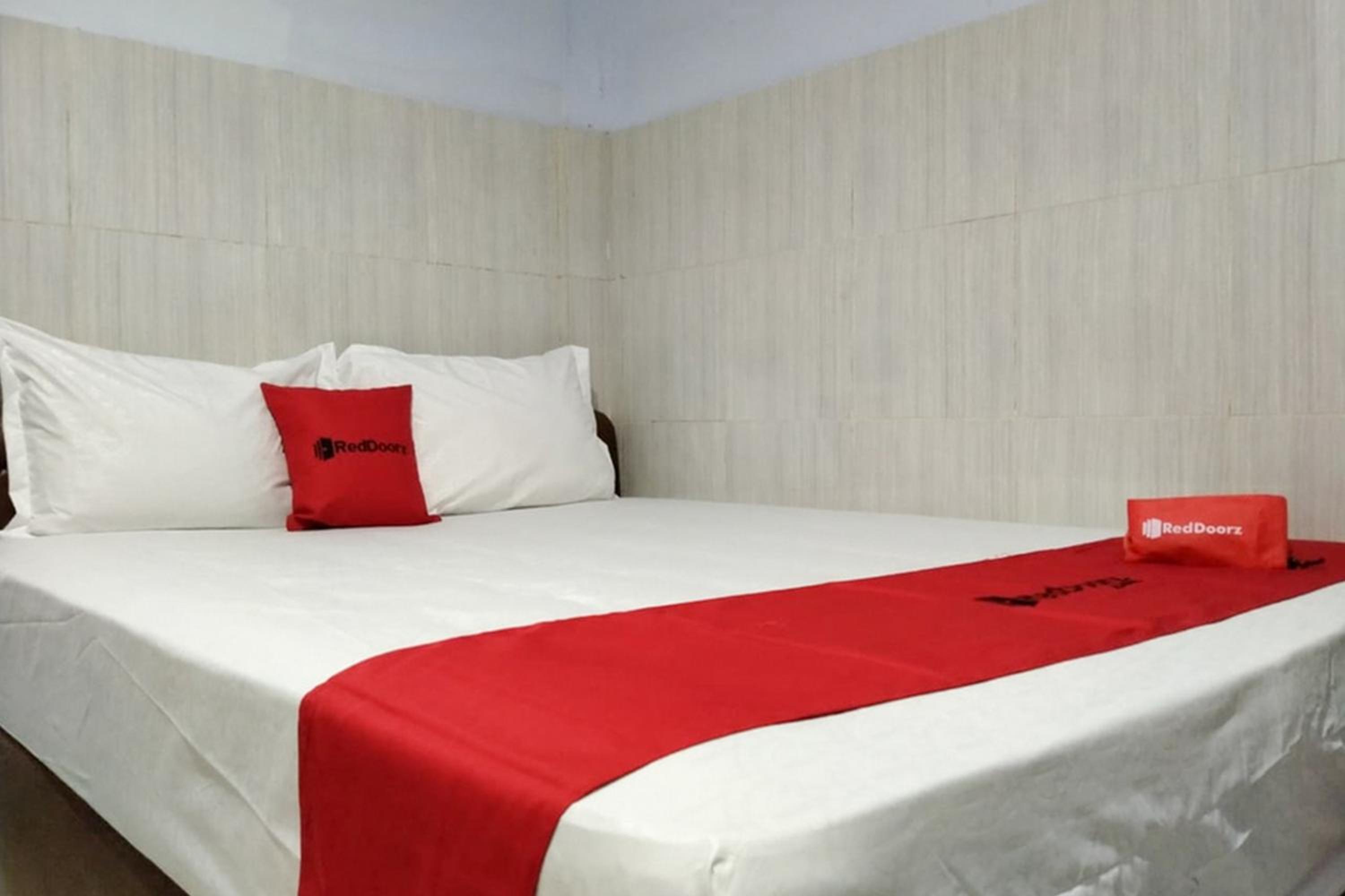 RedDoorz @ Hotel Surabaya Sumenep view 5