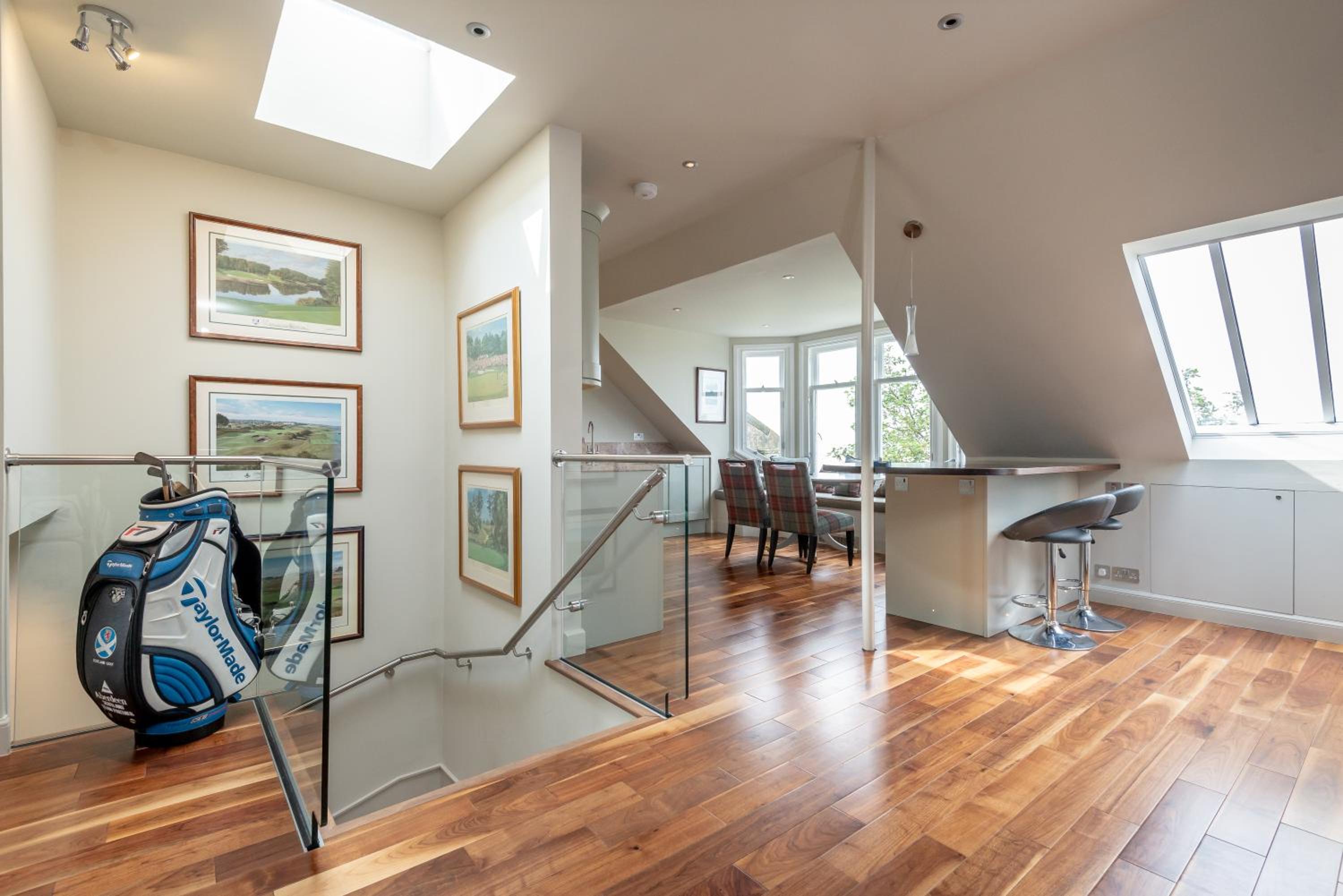 Gillespie Apartments - Spectacular Penthouse view 3
