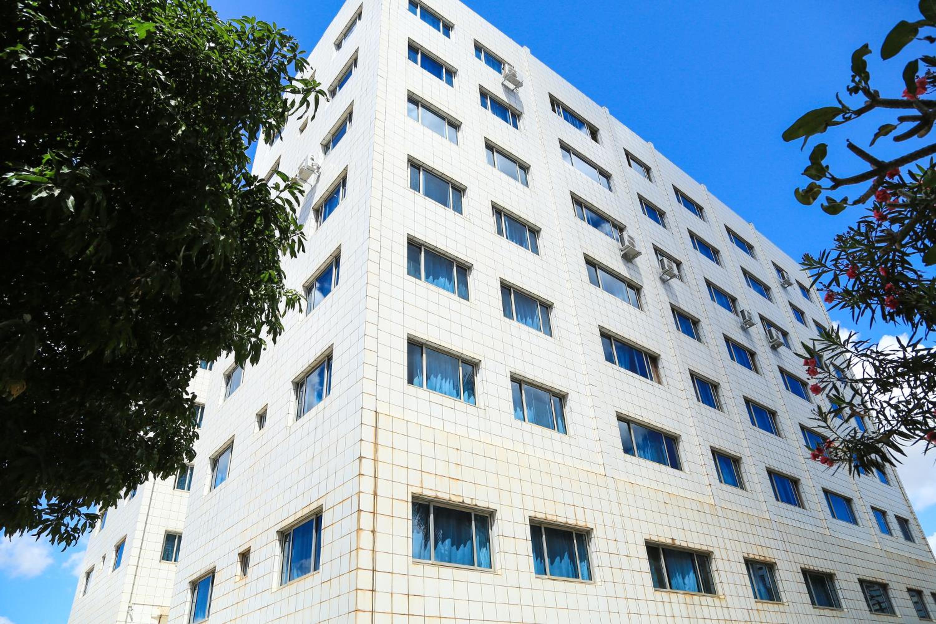 Hillview Apartments view 3
