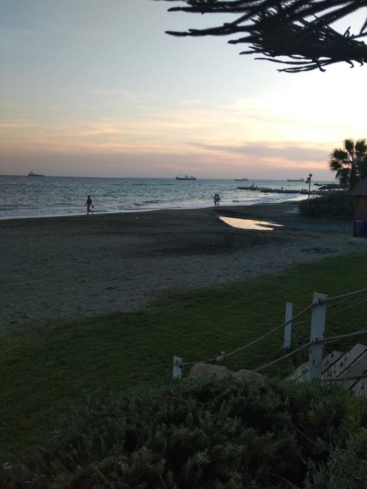 Seaside Spacious Apartment with Sea View view 4